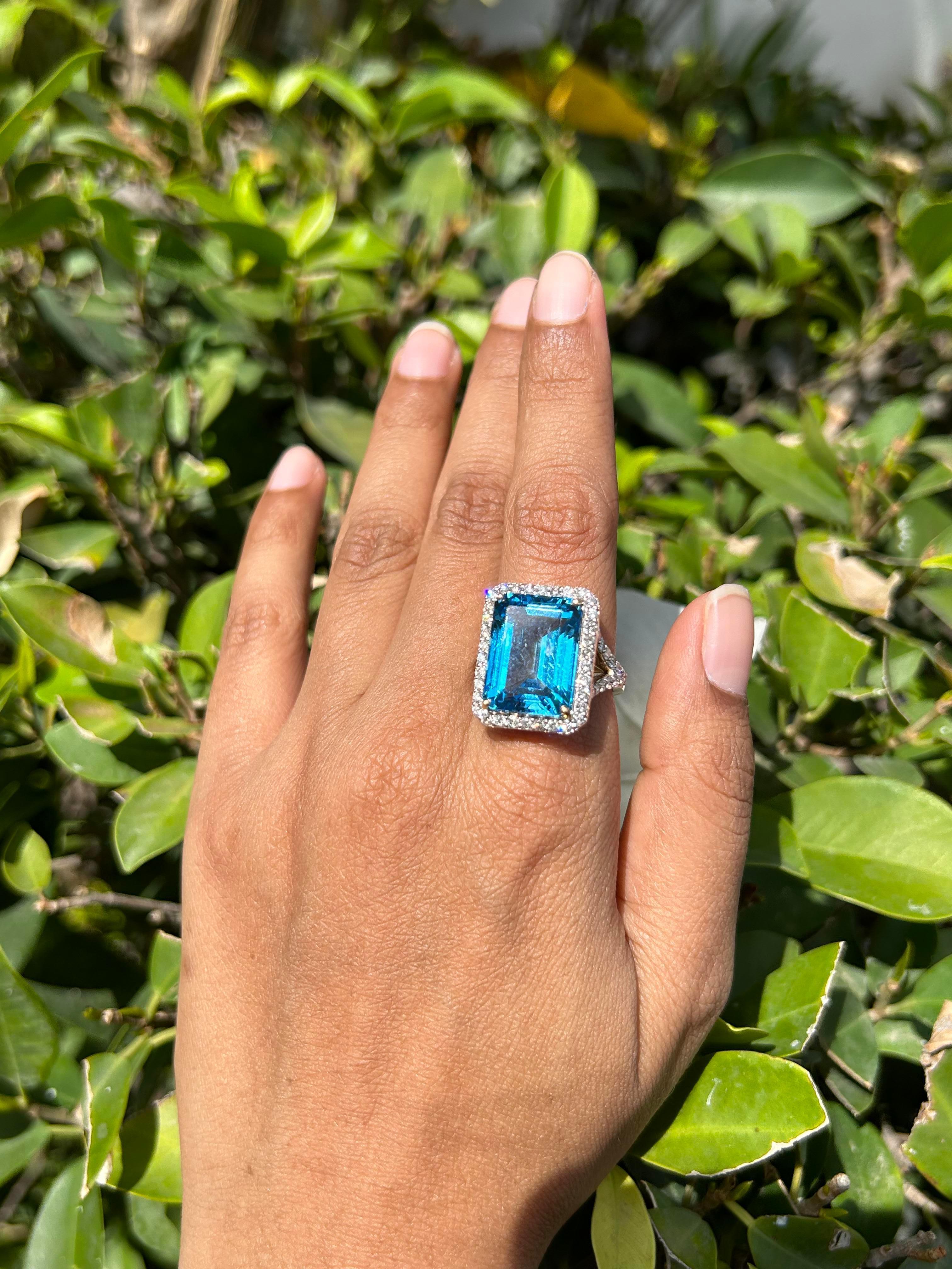 For Sale:  14k Solid Yellow Gold Large 15.41 CTW Blue Topaz Halo Diamond Cocktail Ring 3