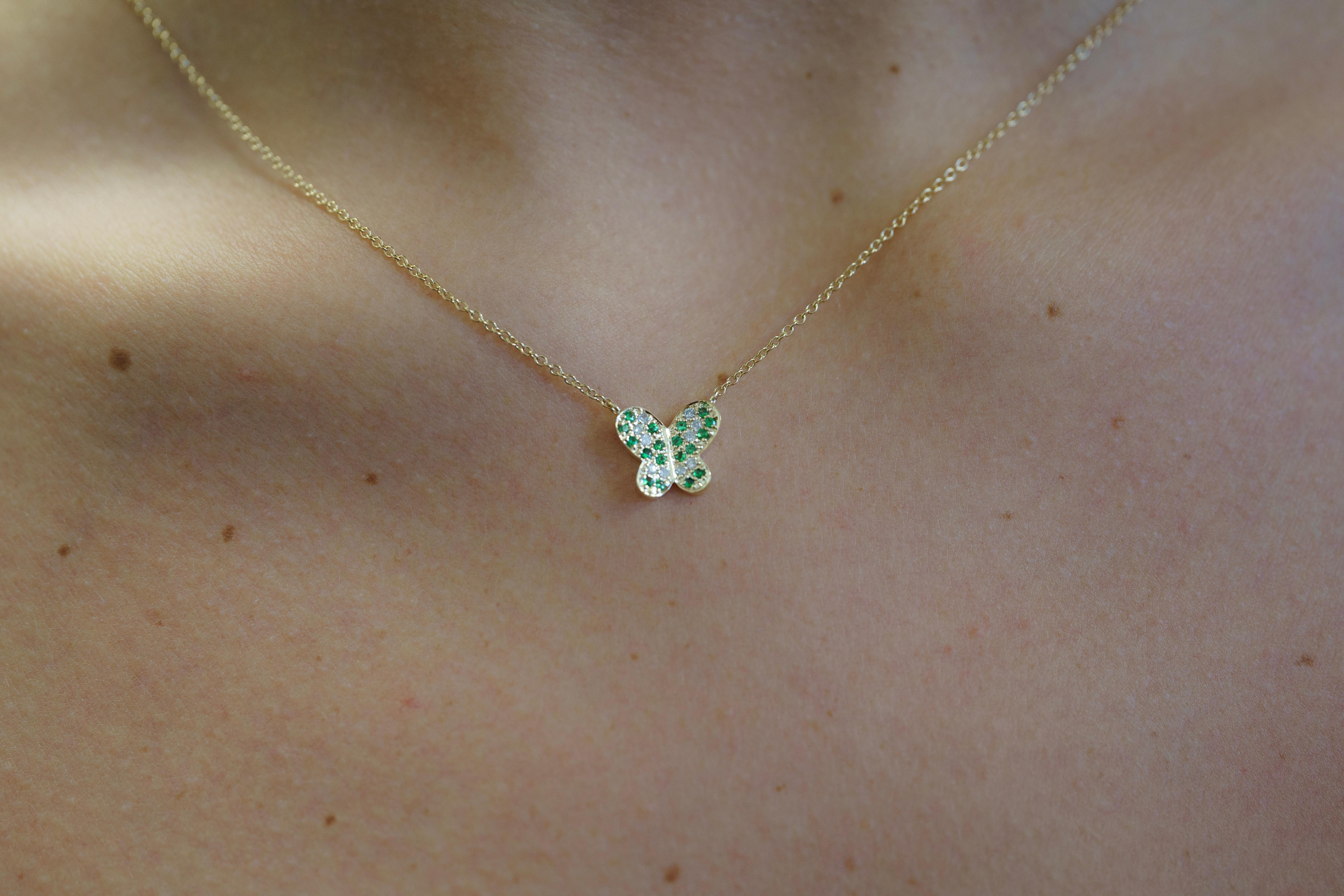 14k Solid Yellow Gold Tsavorite Butterfly Charm Floating Pendant Necklace In New Condition For Sale In Miami, FL