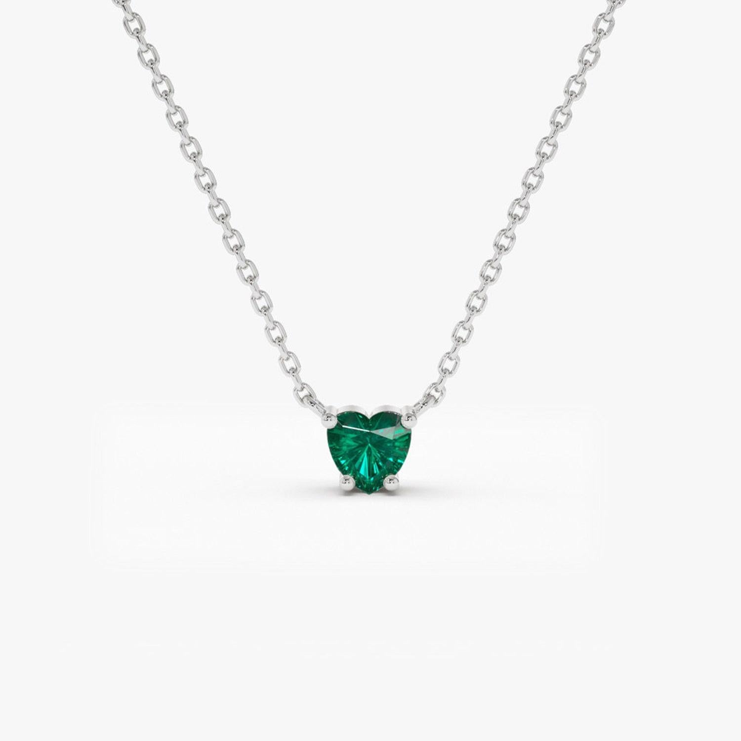 Women's 14k Solitaire Heart Emerald Pendant / 14k Gold Layering Emerald Necklace For Sale