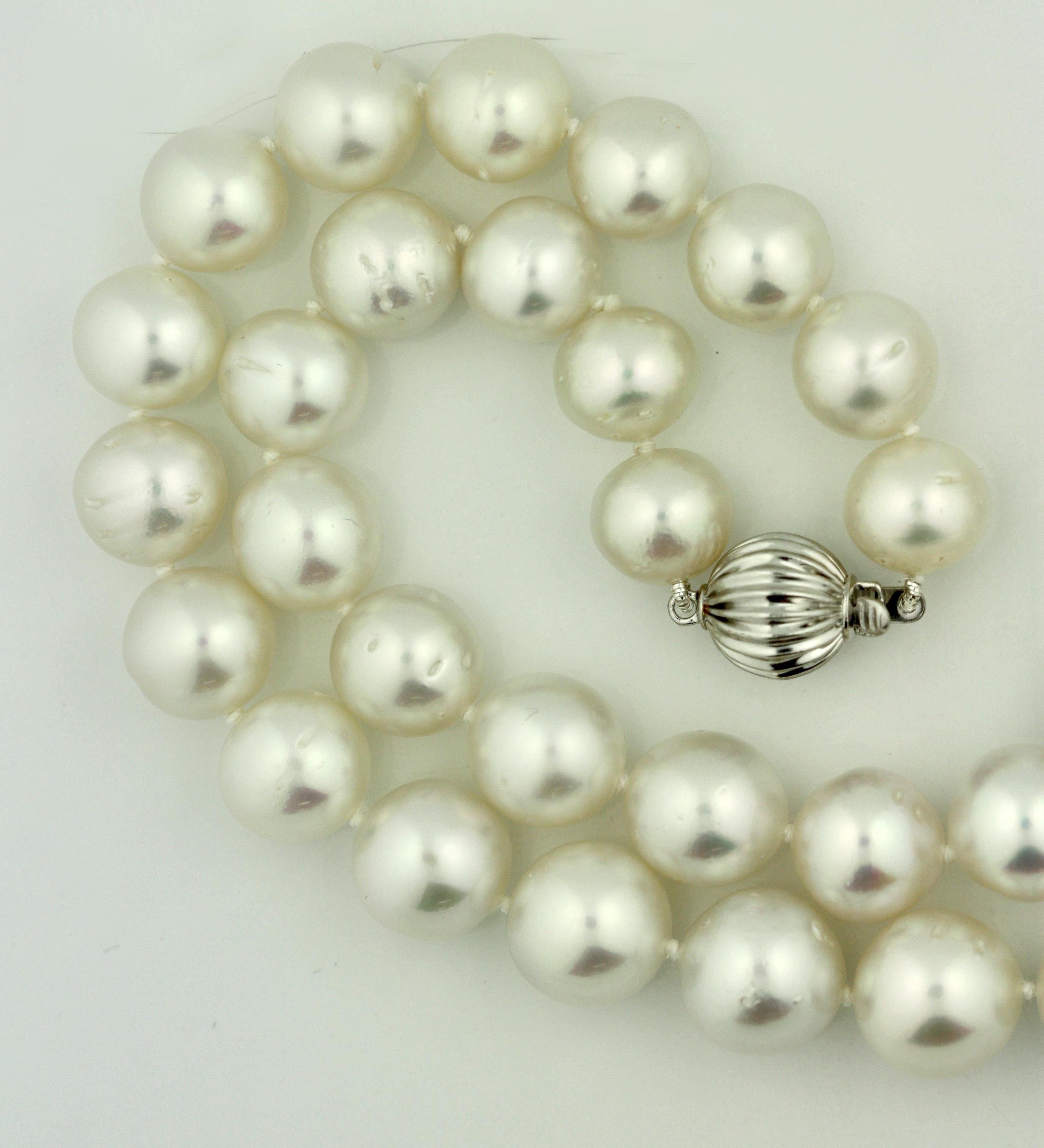 14K South Sea Pearl Necklace In Good Condition In Palm Beach, FL