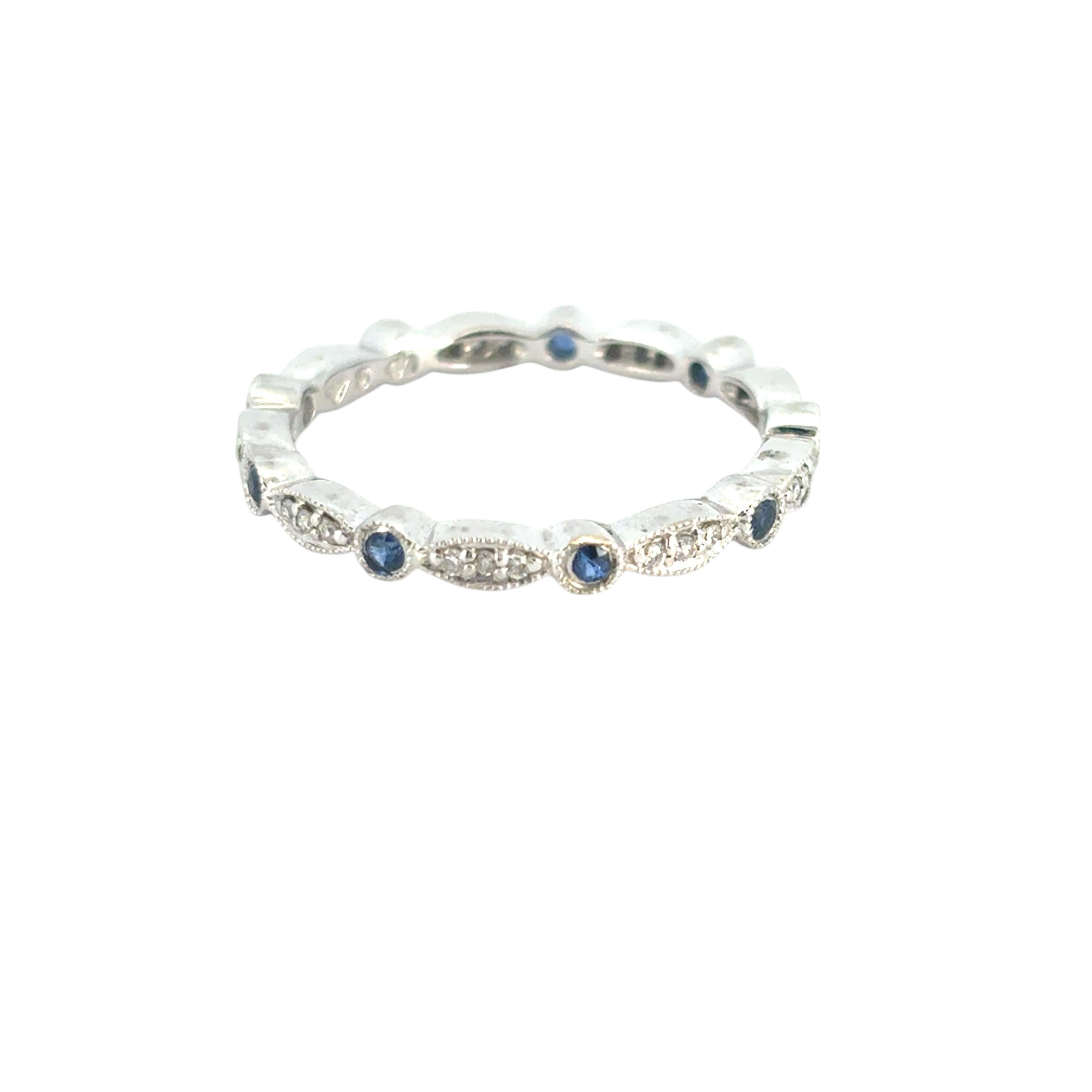 14k Stapelbarer Ring mit blauem Saphir und Diamant im Angebot 1