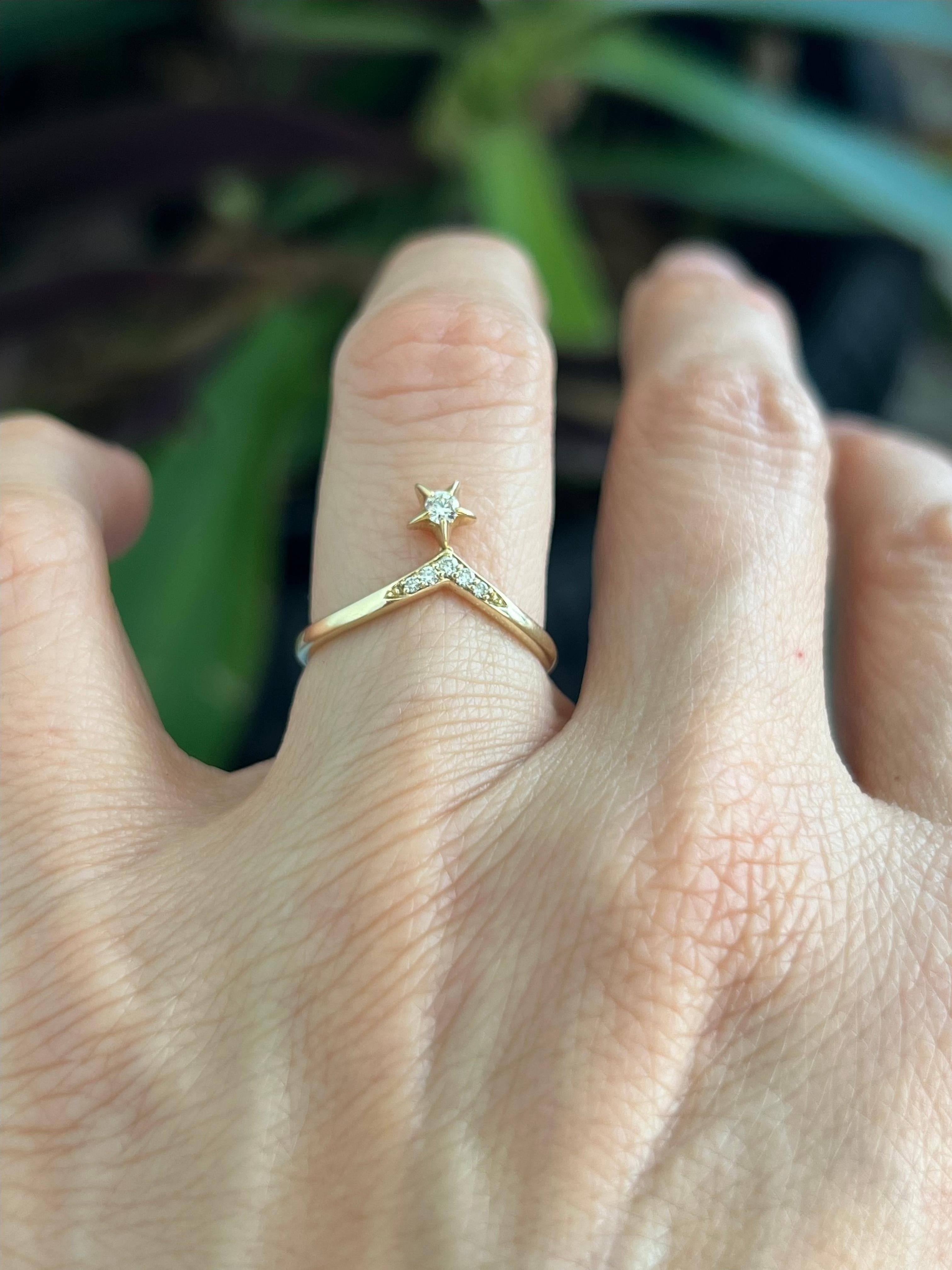 Contemporary 14k Star Dangle Ring For Sale