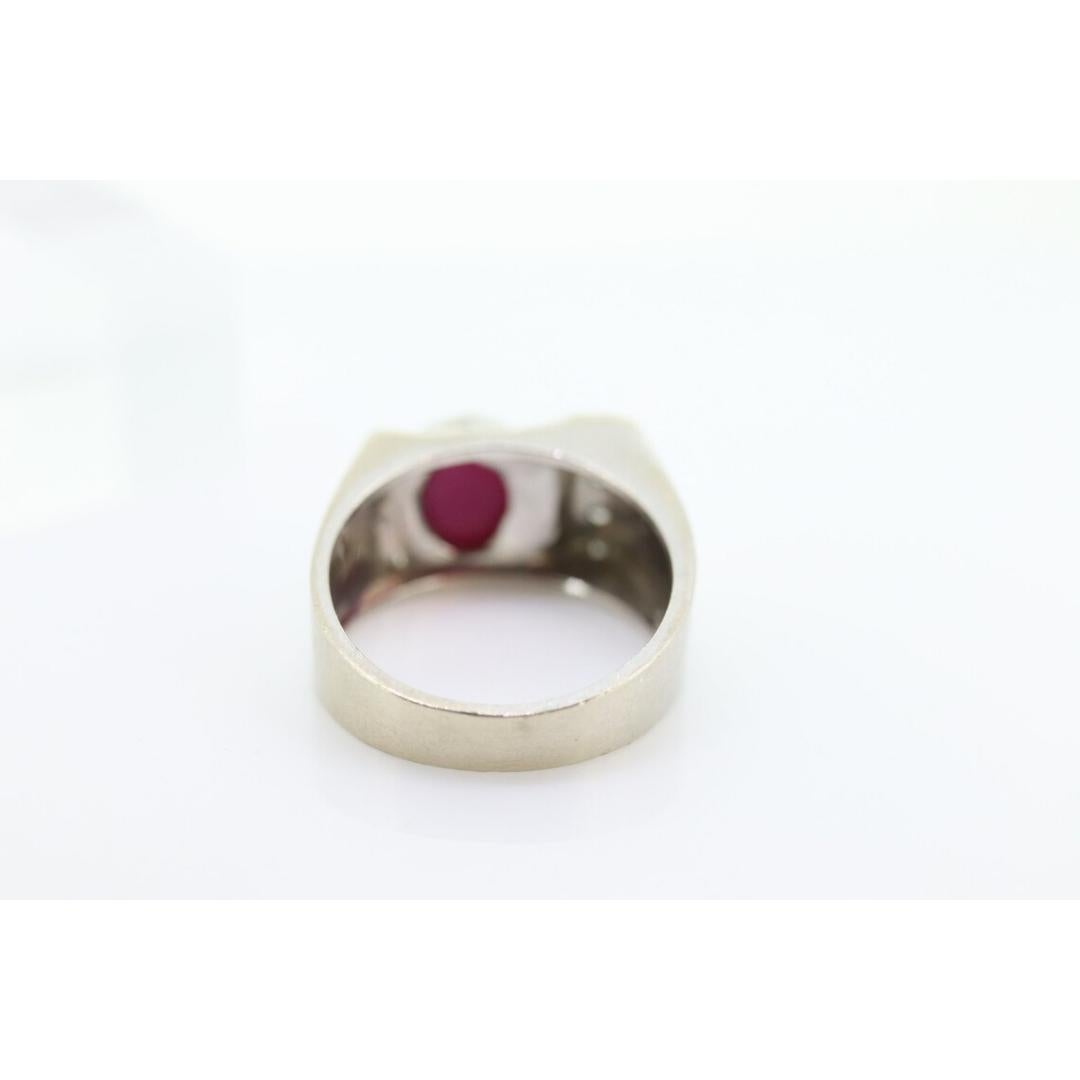 14k Star Ruby diamond ring. 14k White Gold Mens Star Ruby Cabochon signet ring. For Sale 3