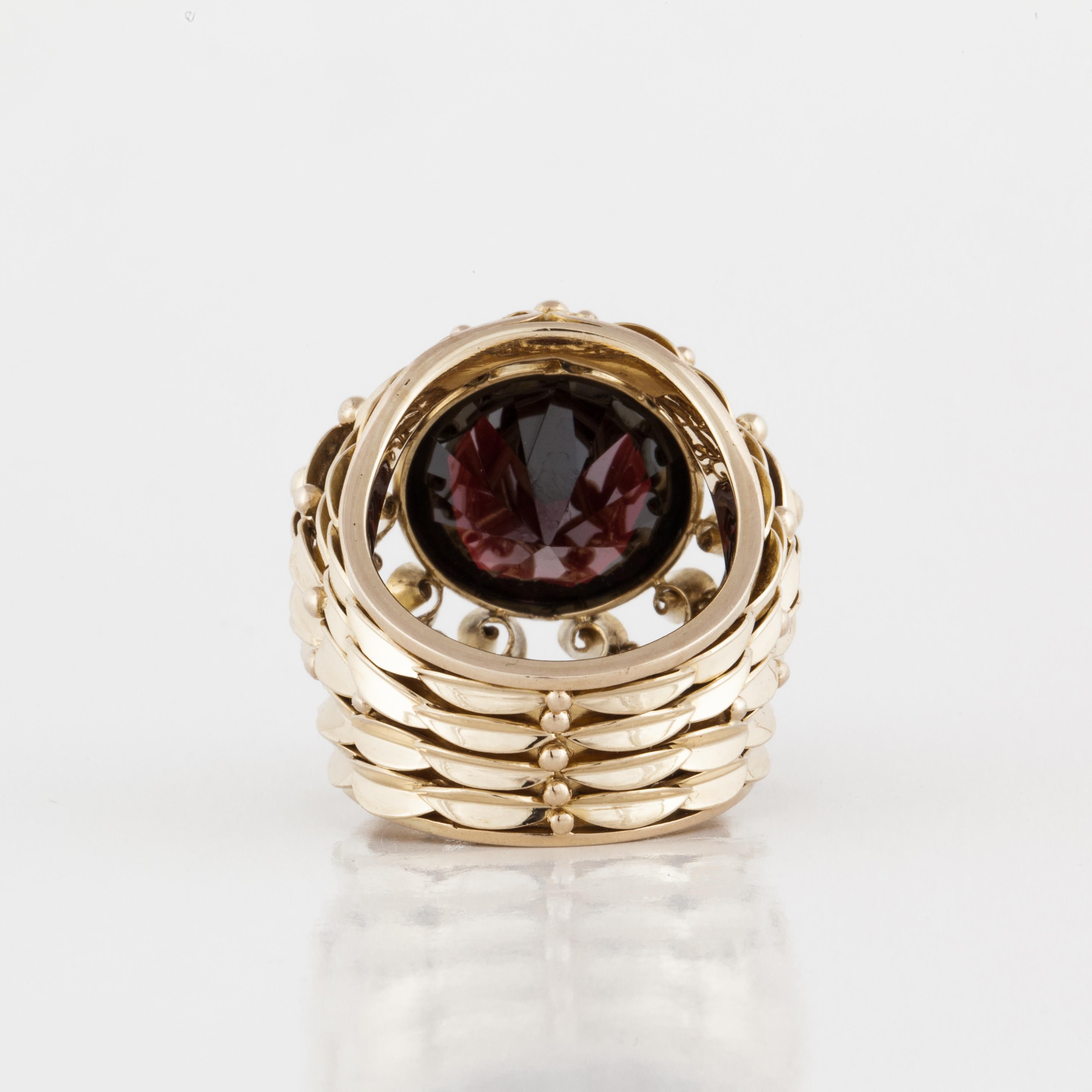 21 Carat Garnet Ring in 14K Gold In Good Condition In Houston, TX