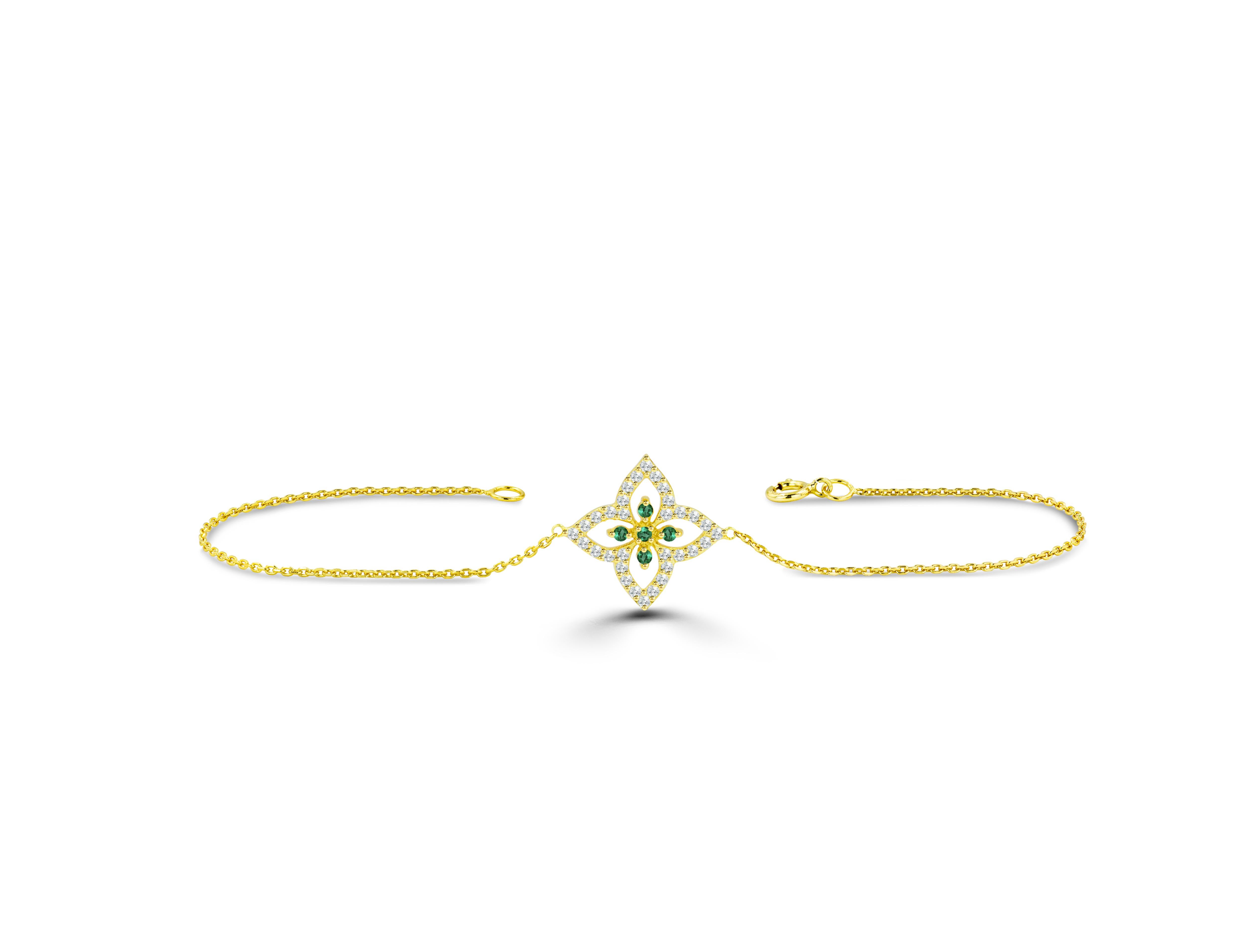 Kleeblatt-Armband aus 14 Karat Gold mit 0,25 Karat Diamanten, Smaragd, Rubin und Saphir (Moderne) im Angebot