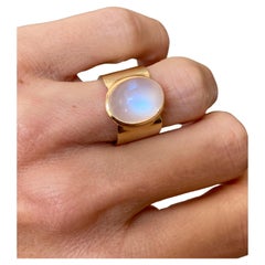 Vintage 14K Sugarloaf Moonstone Ring