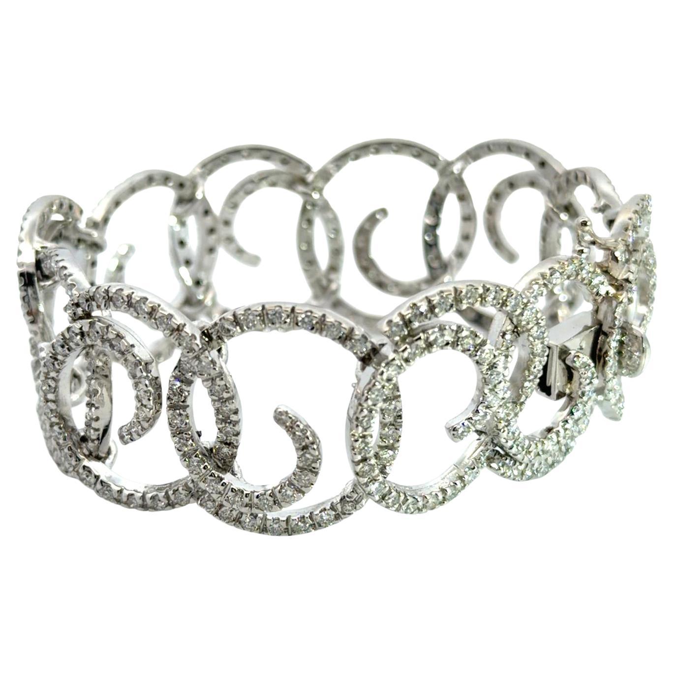 14k Swirly Diamond Bracelet en vente