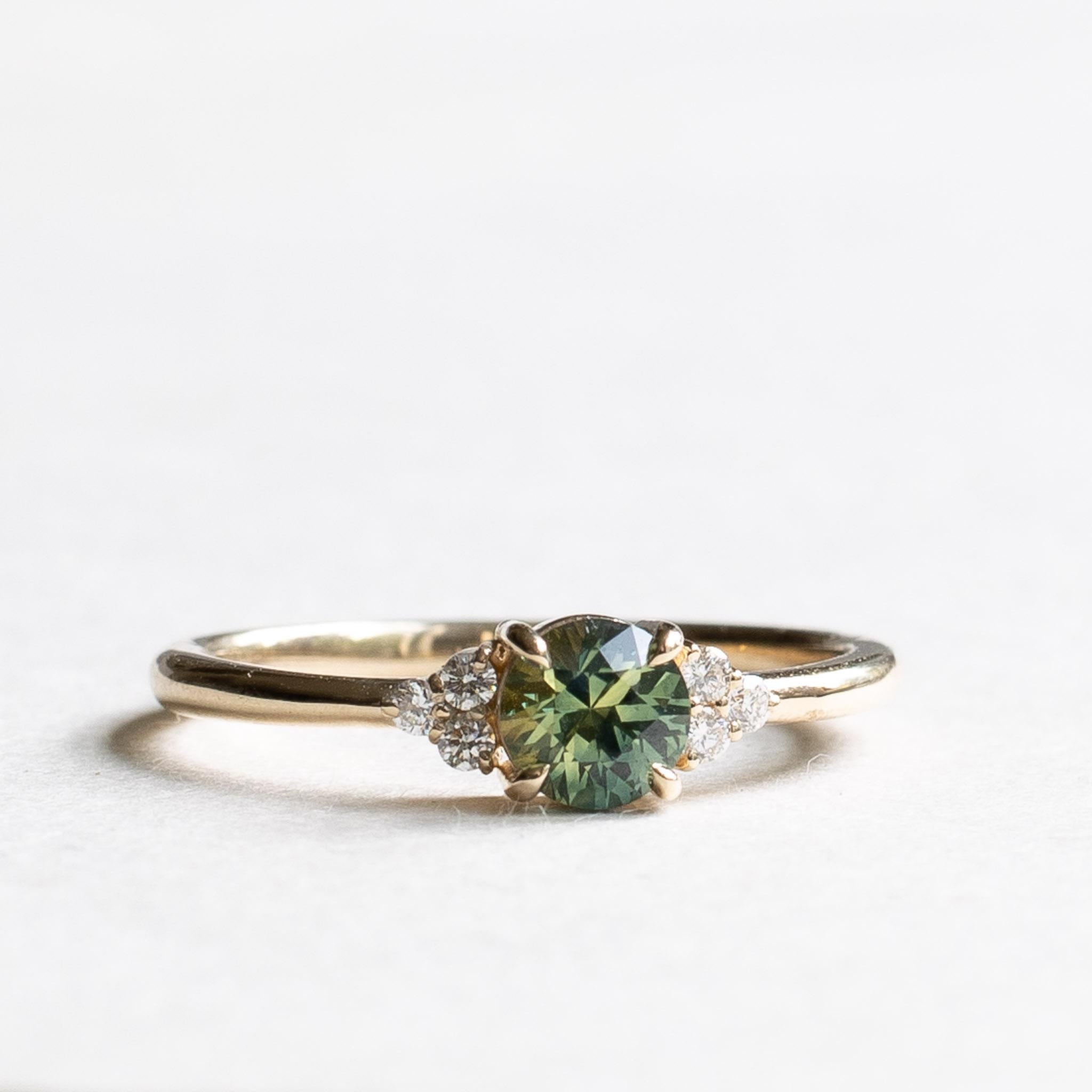 14K Teal Sapphire Diamond Ring In New Condition In Wallingford, CT