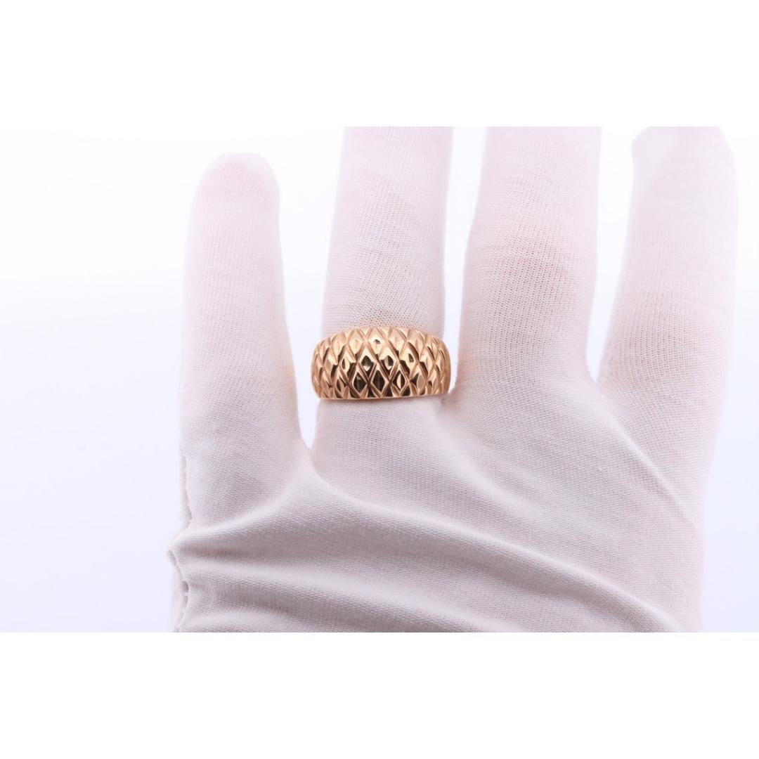 Bandeau en or jaune 14k texturé à large dôme. JCM 14k gravé et texturé Bon état - En vente à Port Charlotte, FL
