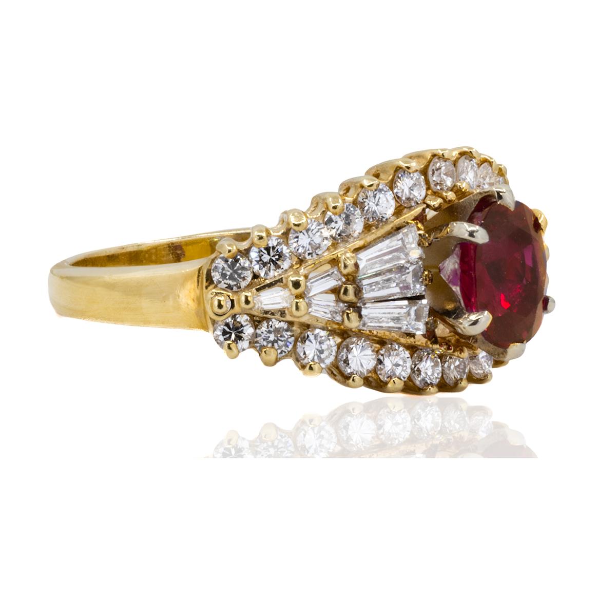 Taglio rotondo Anello con rubino tailandese 14k in vendita