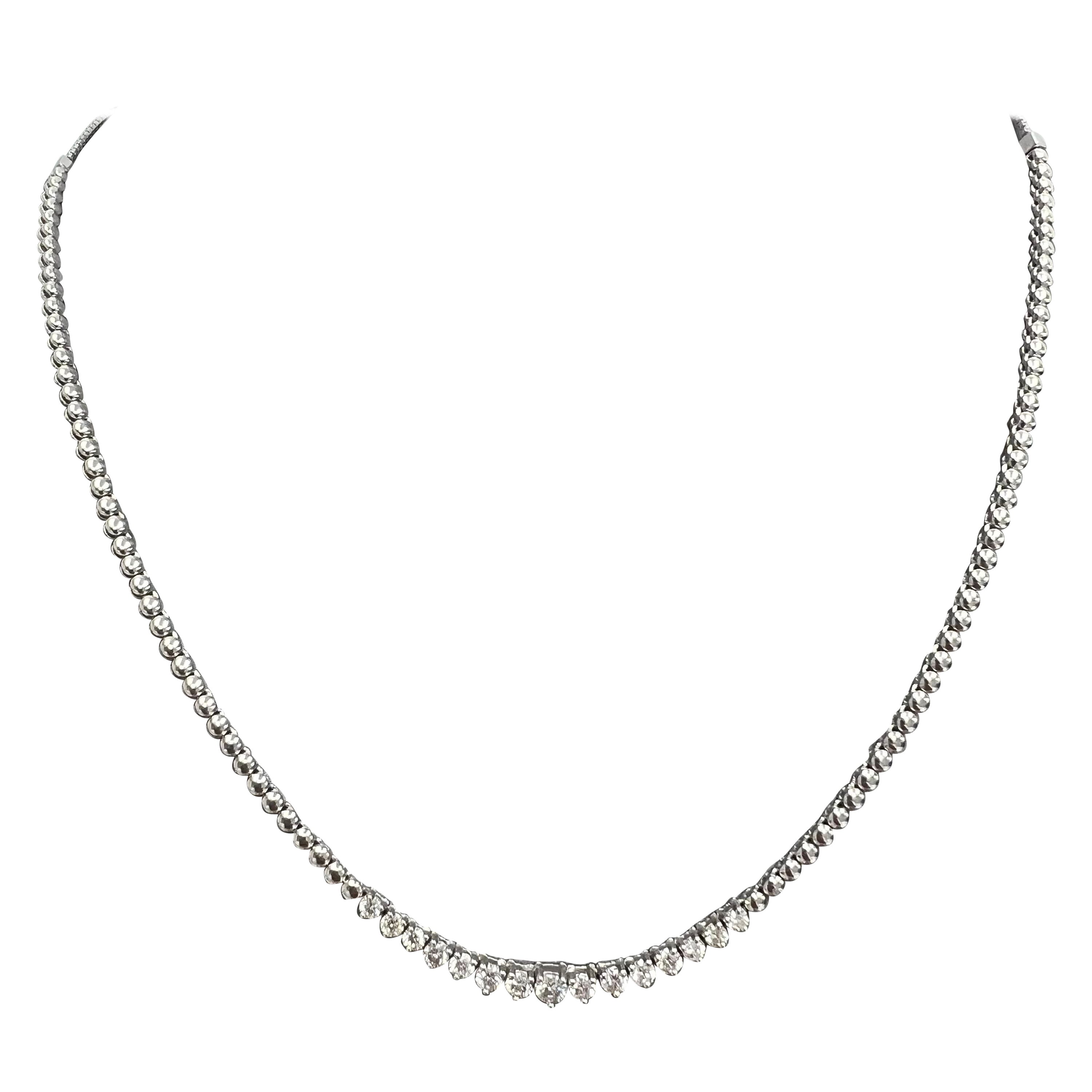 Einzigartige Diamant-Halskette mit einer hochziehbaren Kette und abgestuften Diamanten.
Dies ist das perfekte Geschenk für Ihre Freunde, Familie und Liebhaber.
Sie müssen nicht wissen, wie groß ihr Hals ist, denn mit der Zugkette können Sie die