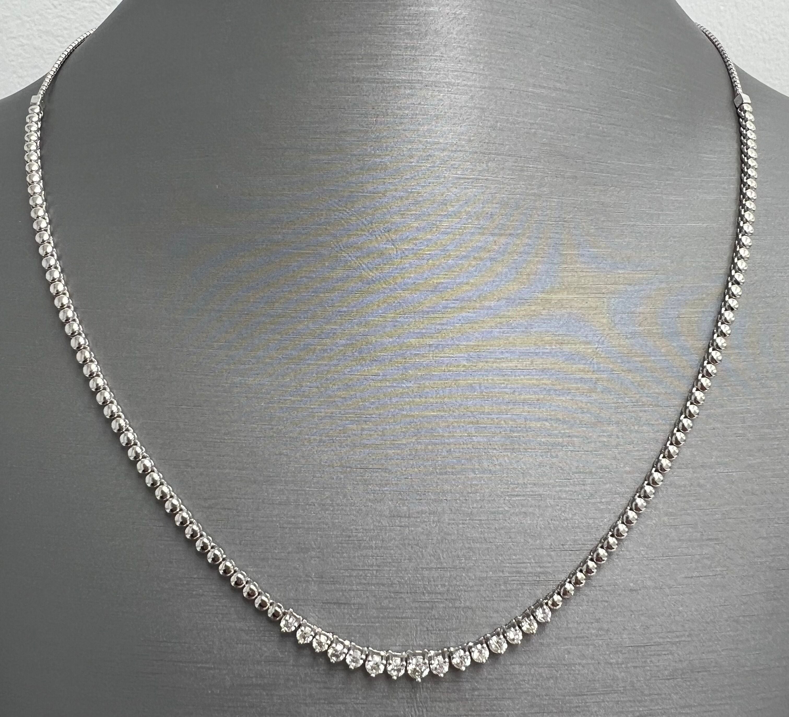 14k This Gold Diamond Necklace with Graduated Diamonds and Pull-Up Chain For Sale