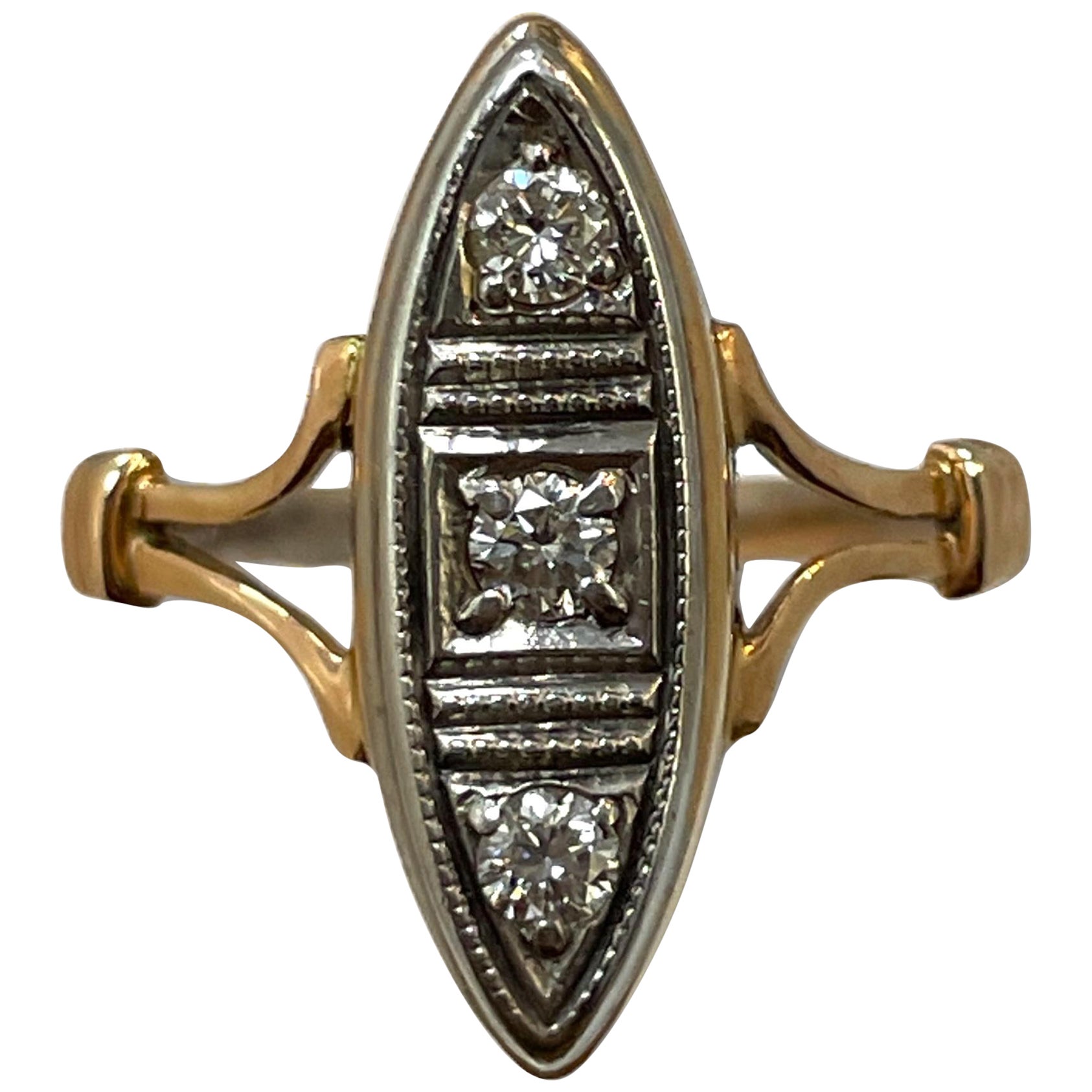 Bague russe à trois pierres 14 carats en vente