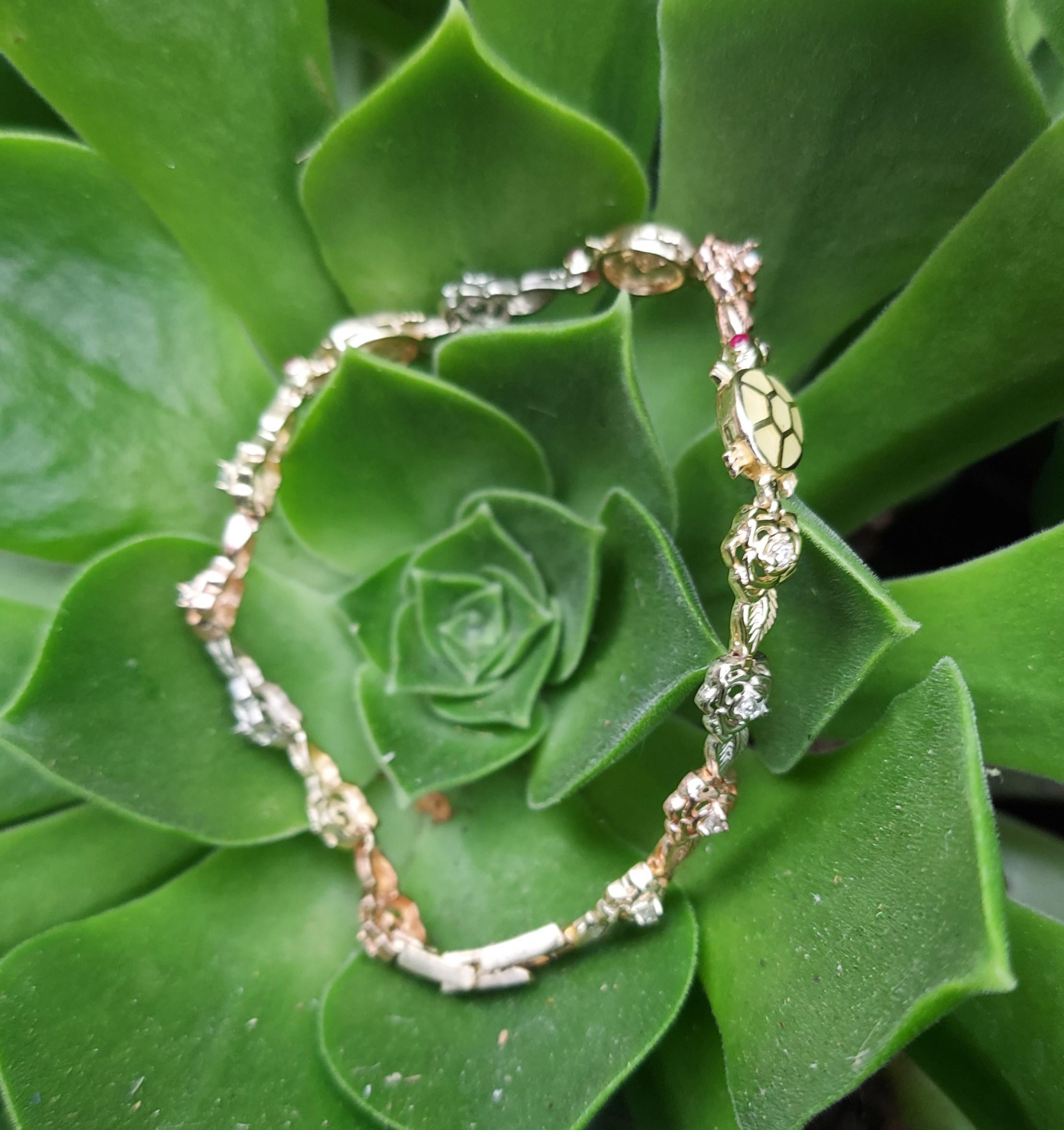 Women's  14k Tr-Tone Ladies turtle & Flower Diamond Bracelet  For Sale