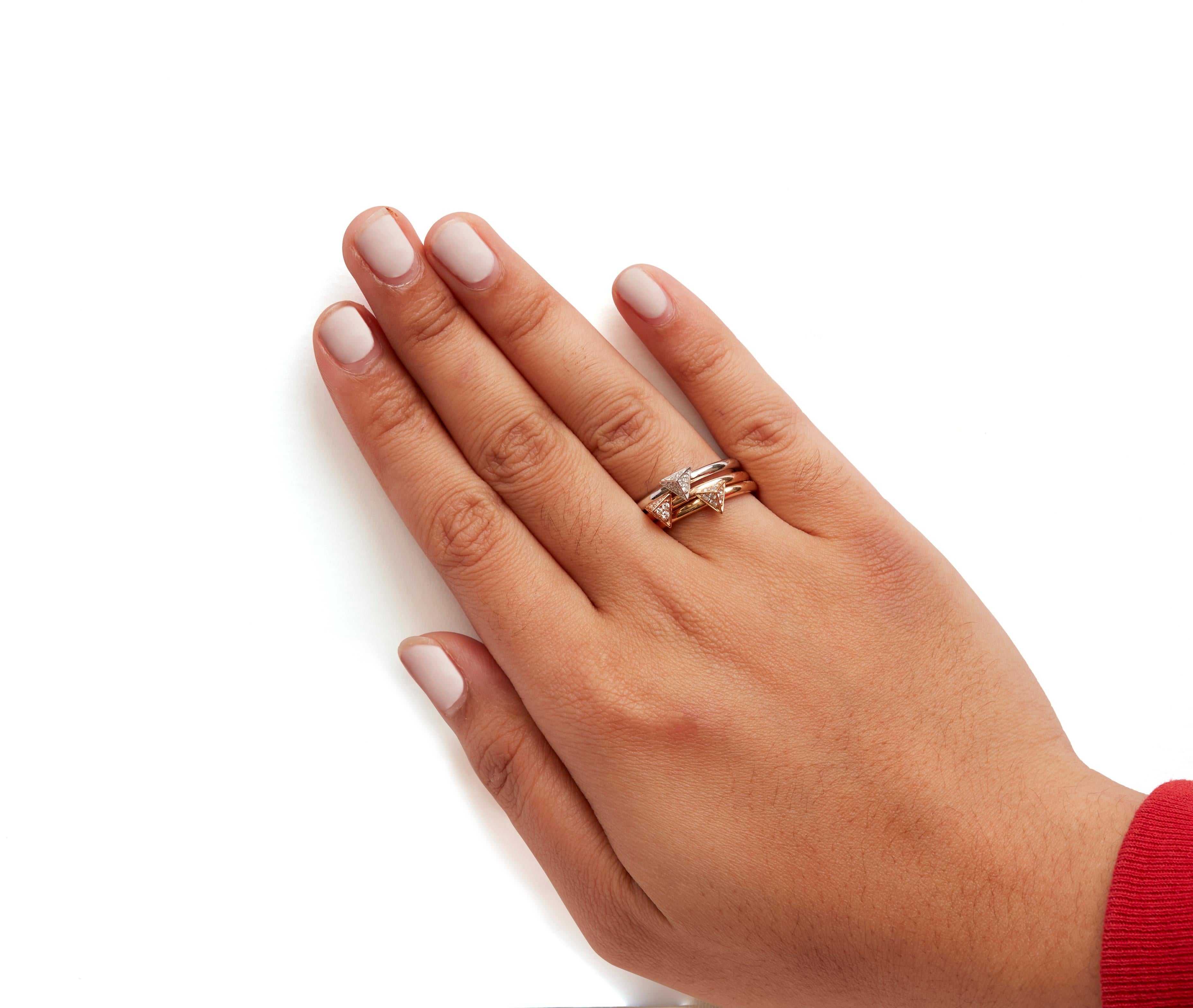 14K Tri Color Gold 1/3 Cttw Diamant Pyramiden-Stapelbarer Ring Set im Zustand „Neu“ im Angebot in New York, NY