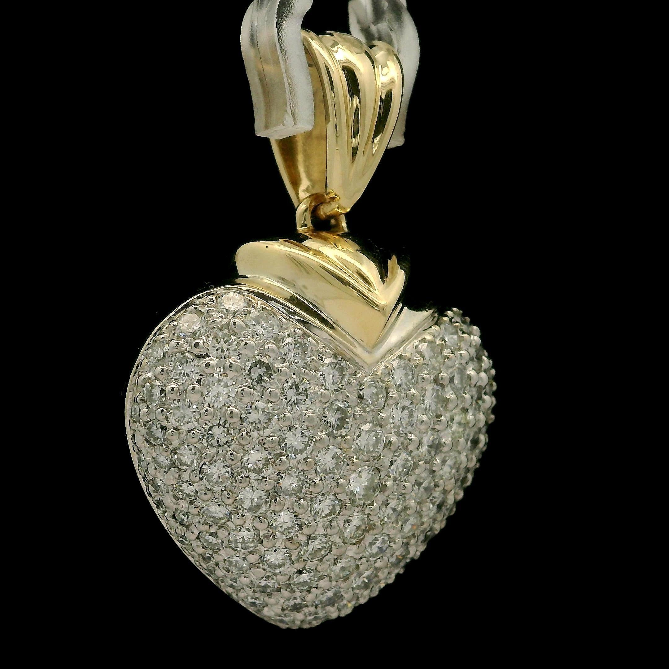 14k TT Gold 3ctw Runde Pave Diamant bedeckt große schwere Puffed Heart Anhänger (Brillantschliff) im Angebot