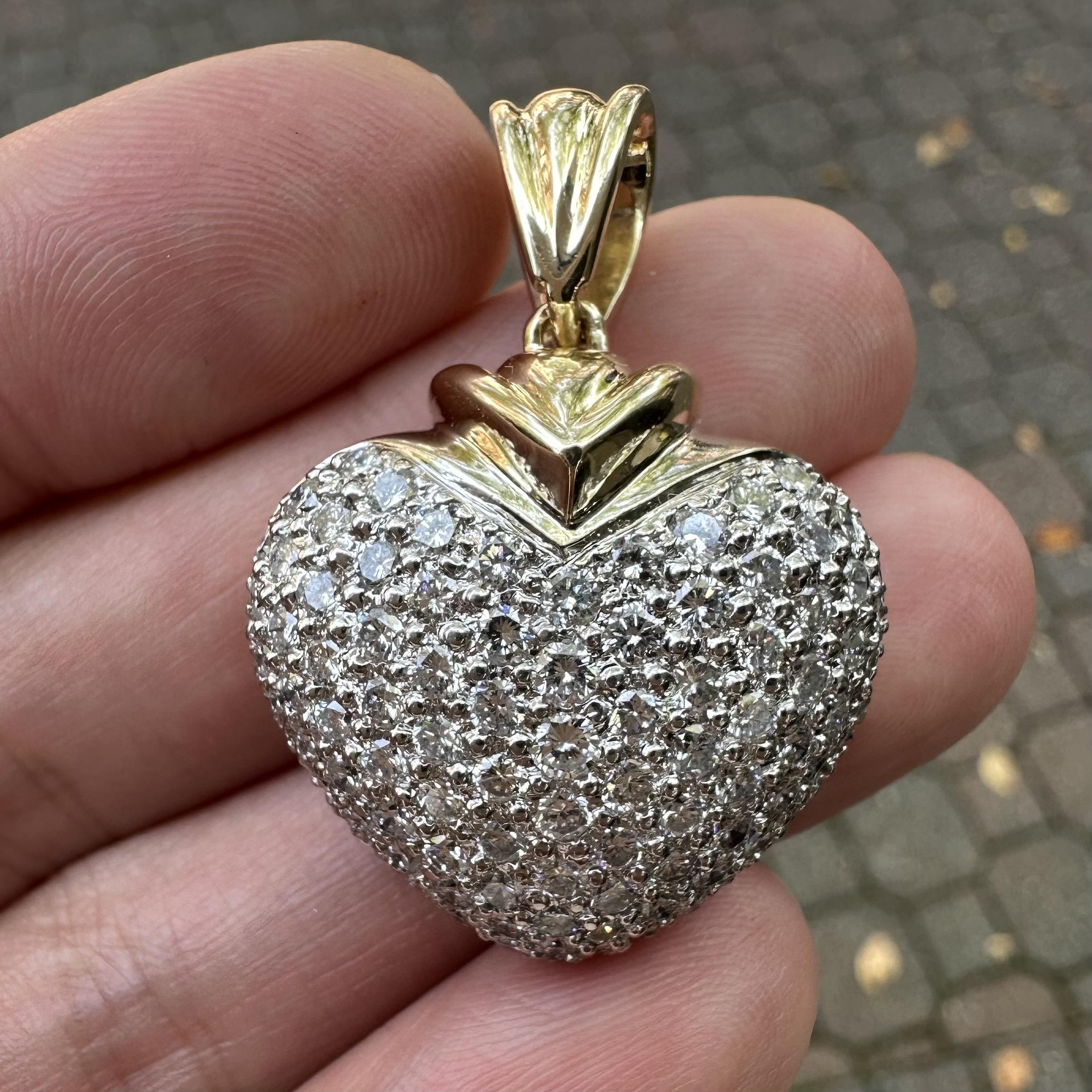 14k TT Gold 3ctw Runde Pave Diamant bedeckt große schwere Puffed Heart Anhänger im Angebot 3