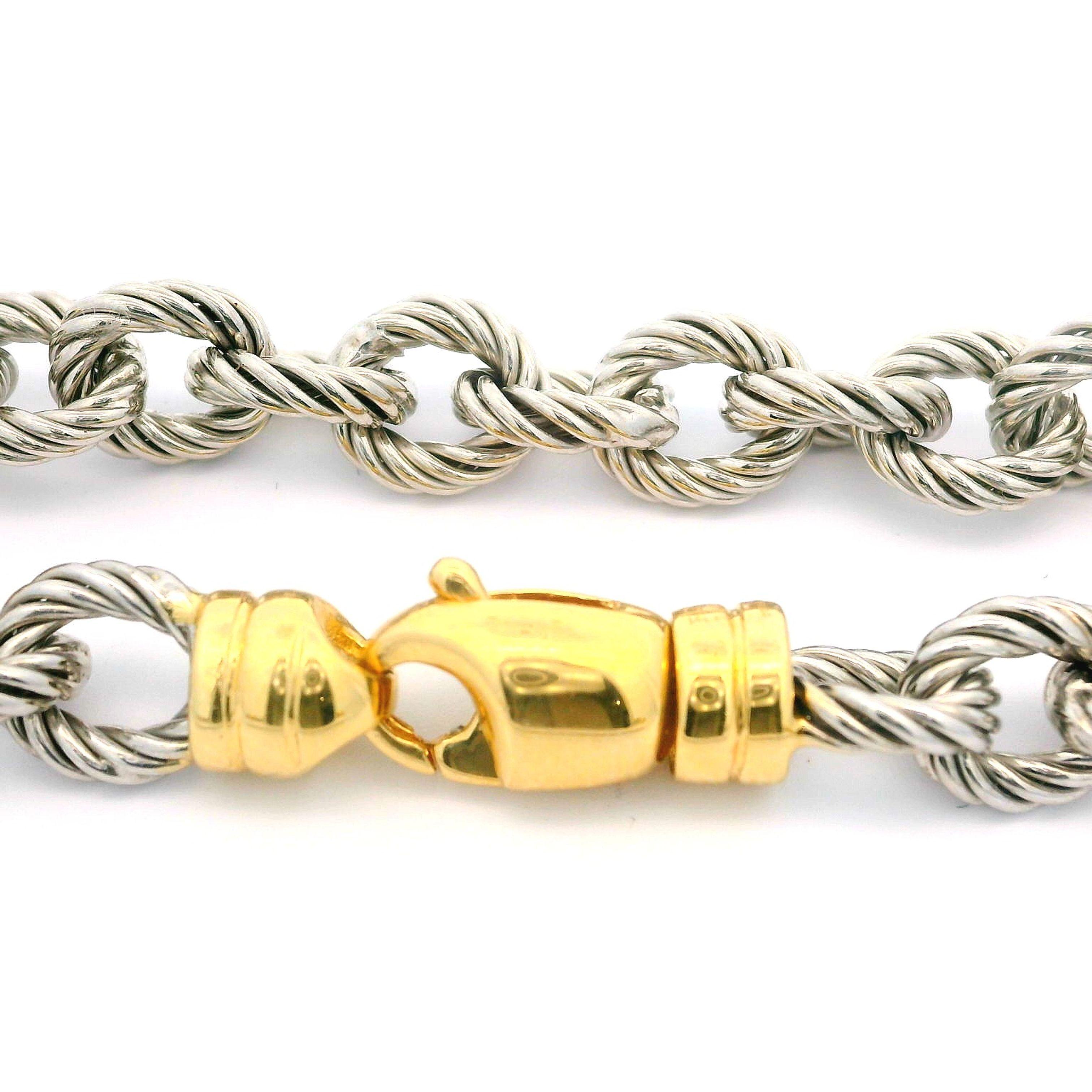 MATERIAL : Or jaune et blanc 14k massif
Poids : 44,26 grammes
Type de chaîne : Câble torsadé alterné avec des sections en or jaune poli
Longueur de la chaîne : 18 pouces
Largeur de la chaîne : 9,8 mm (0,38