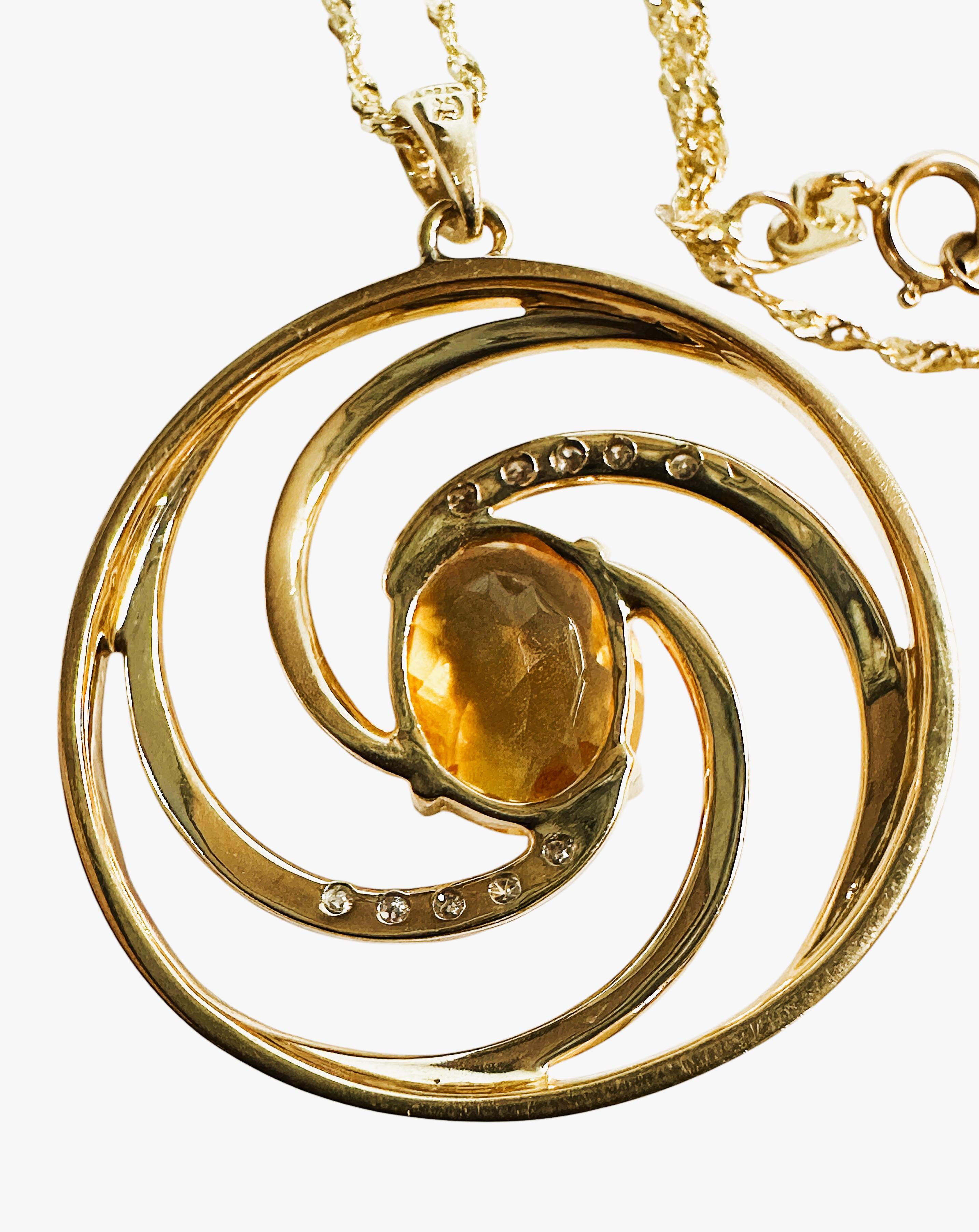 14k bicolore 2,65 carats  Collier à pendentif circulaire en or avec citrine et diamant en vente 5