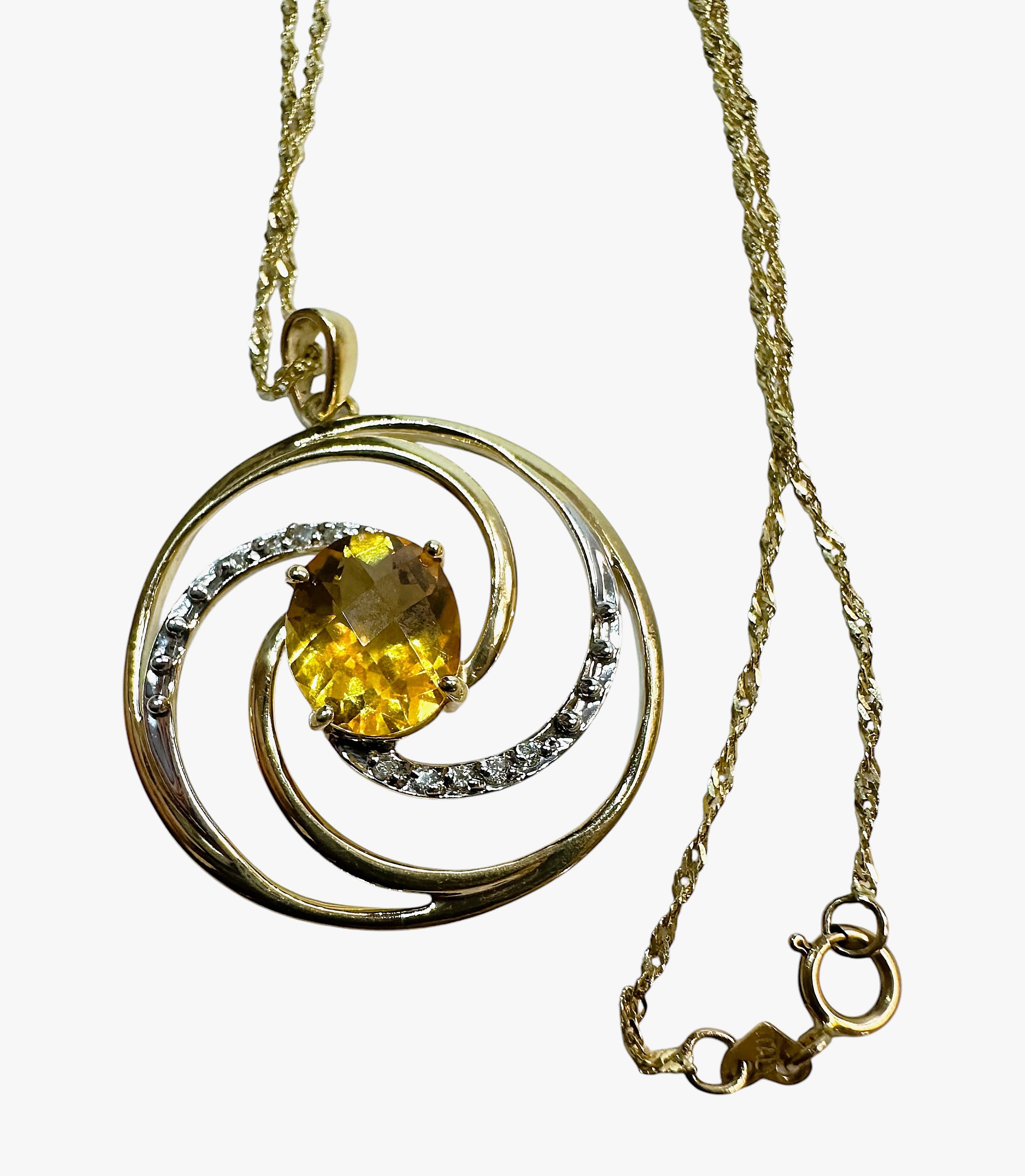 14k bicolore 2,65 carats  Collier à pendentif circulaire en or avec citrine et diamant en vente 2