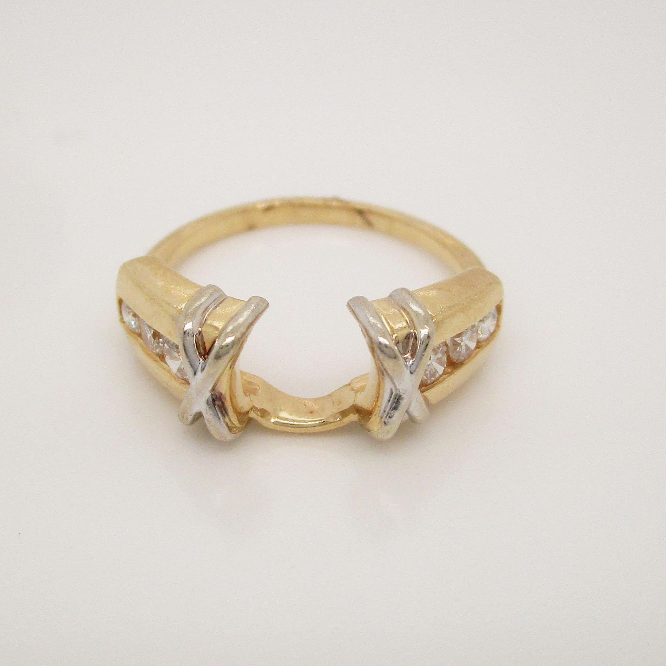14K zweifarbige Hochzeitsbandjacke mit Diamanten in Kanalfassung (Rundschliff) im Angebot