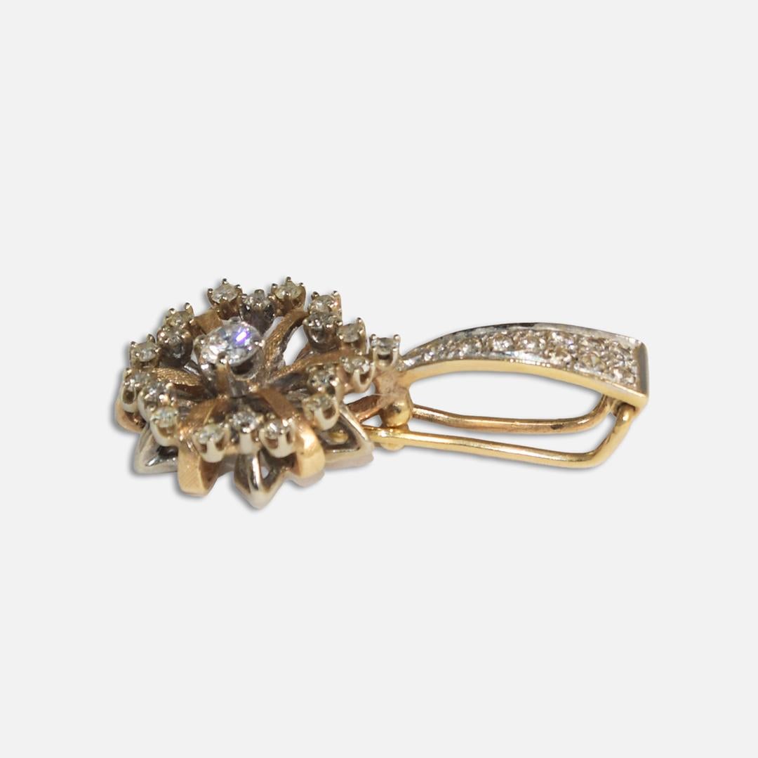 14K Pendentif fleur en diamant bicolore 0.50ct en vente 1