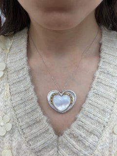 Collier bicolore 14K avec diamant, nacre et saphir jaune en forme de coeur