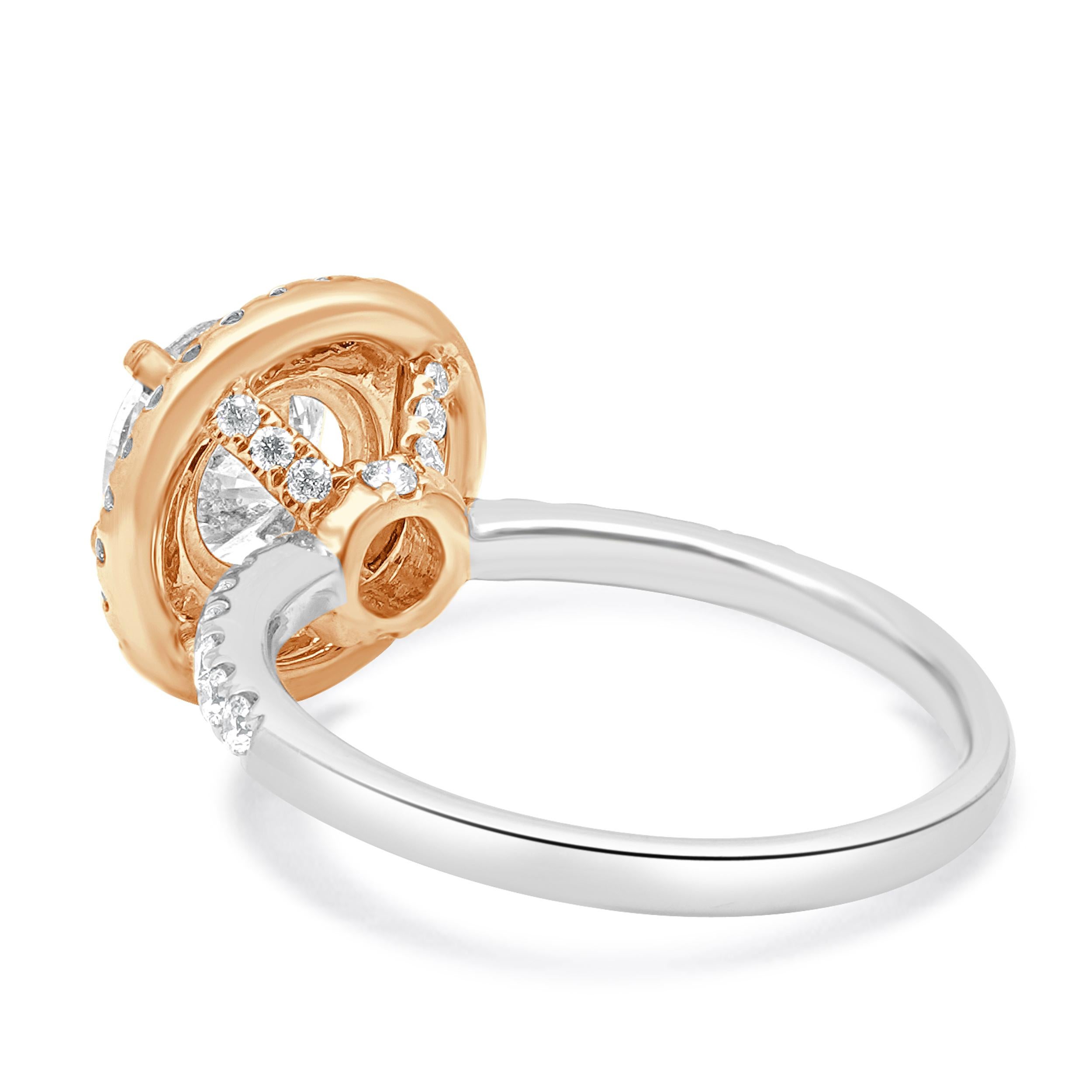 Taglio rotondo Anello di fidanzamento con doppio diamante aureolato 14K a due toni in vendita