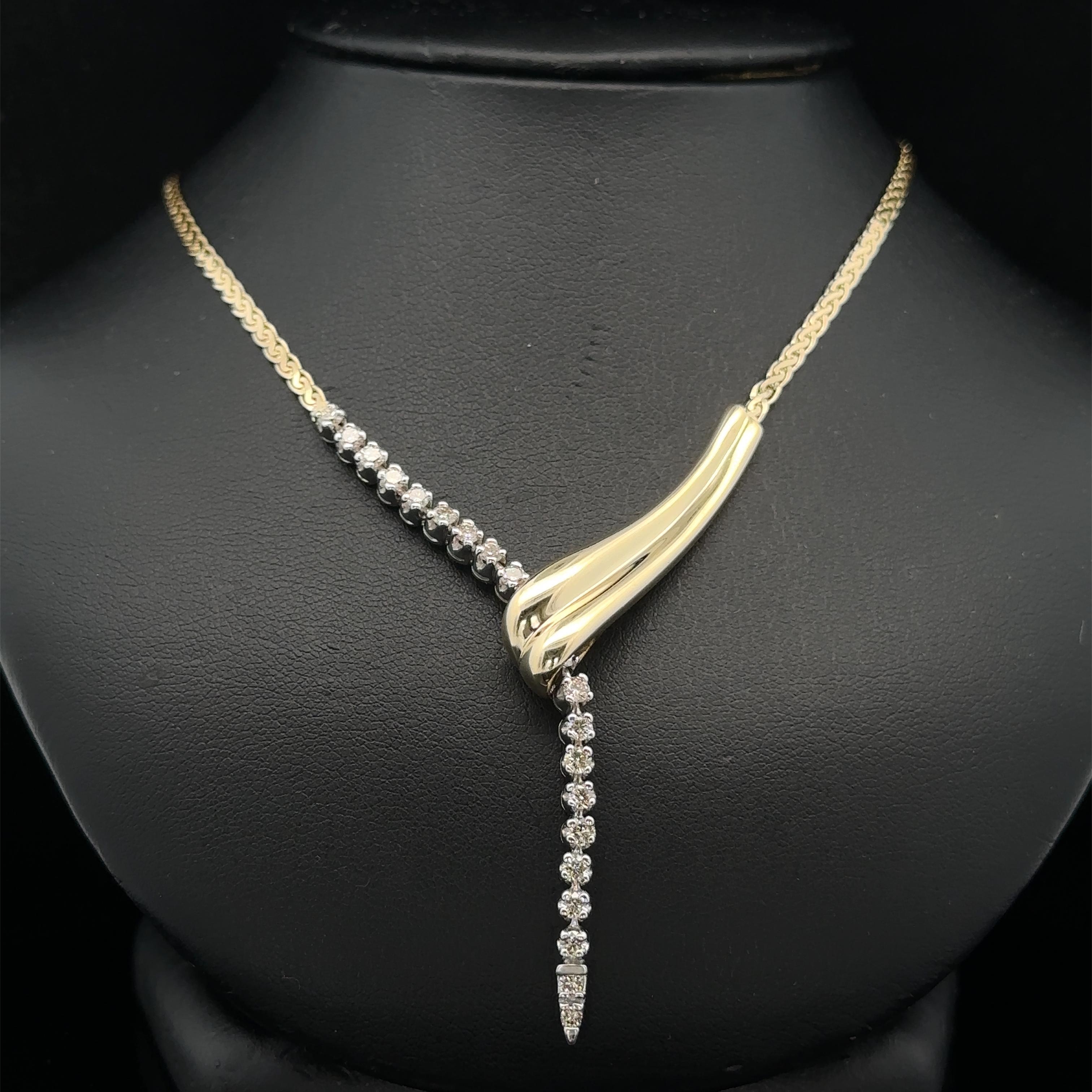 -Stein(e)-
(19) Natürliche echte Diamanten - runder Brillantschliff - Zackenfassung - Farbe I/J - Reinheit VS2/SI1 - ca. 0,95ctw.

MATERIAL: Massives 14k Gelb- und Weißgold
Gewicht: 12,7 Gramm
Kette Typ: 17