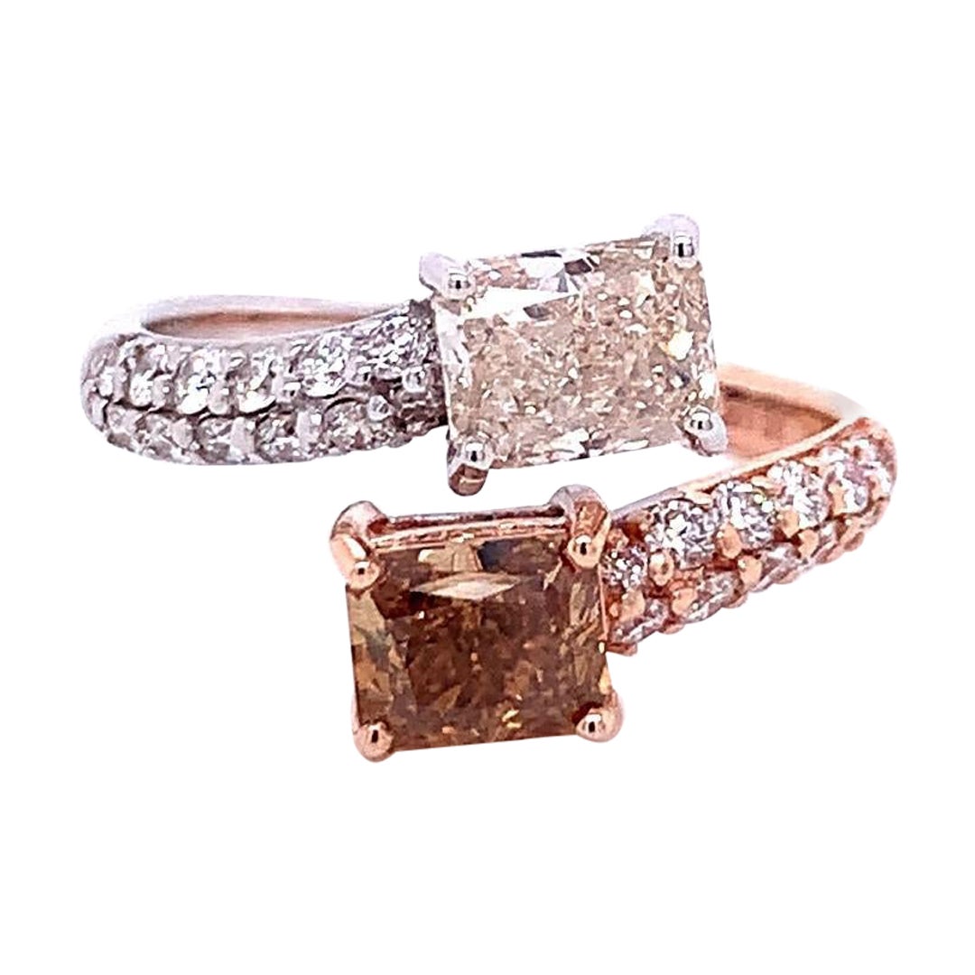 14k Two-Tone Gold 2.50ct Oval-cut and Round Two Stone Diamond Ring (Size 7) For Sale