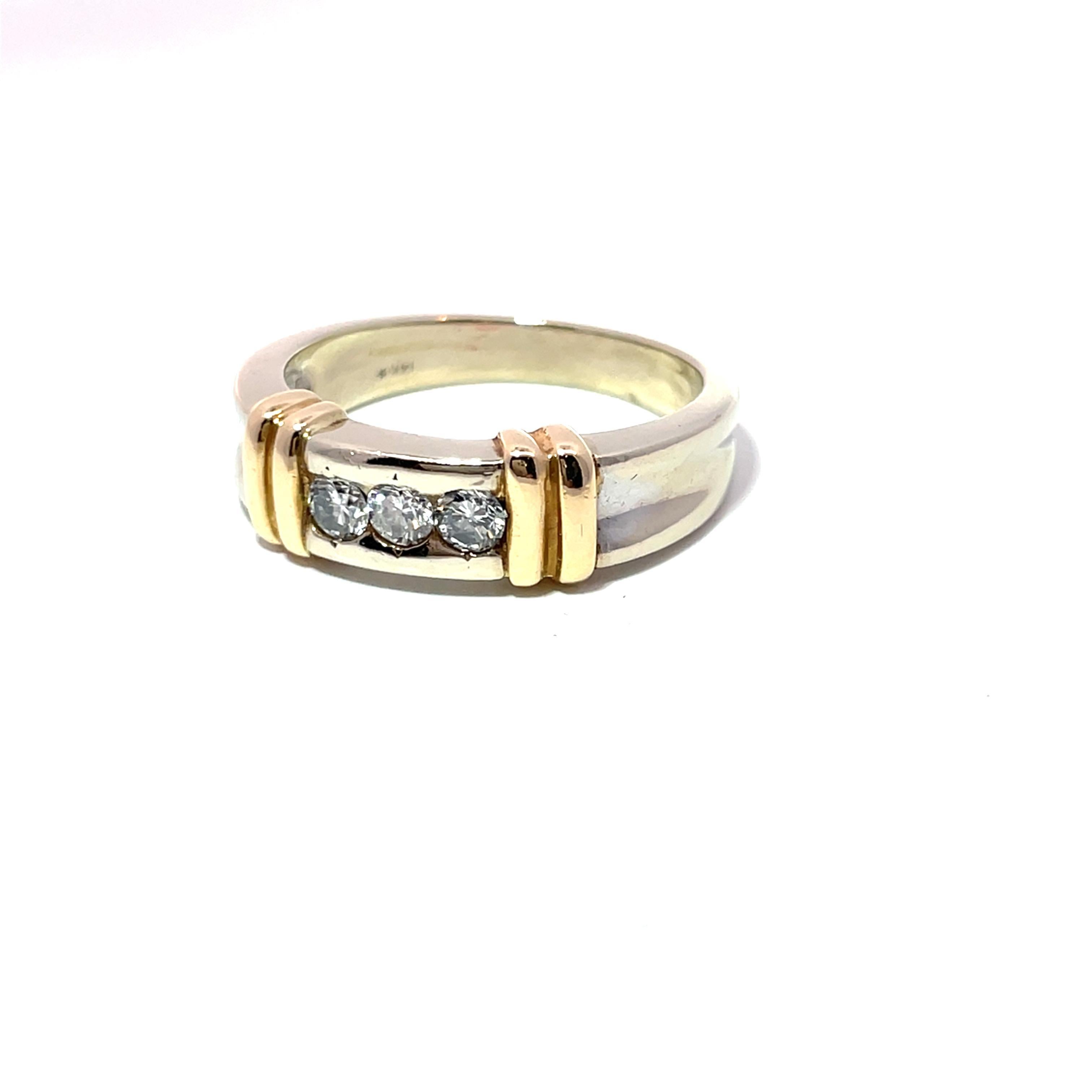 Bague en or bicolore 14K à 3 pierres en diamant naturel en vente 3