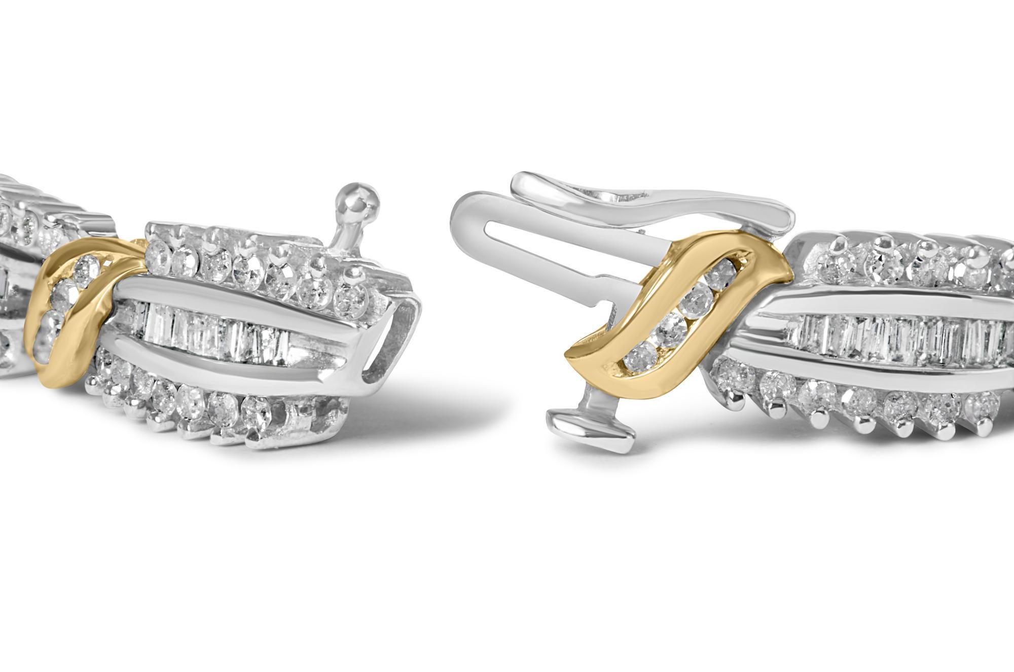 Enveloppez votre poignet dans le summum de l'élégance avec cet exquis bracelet en or bicolore à diamants, où la danse de la lumière et du luxe se fond dans une symphonie d'étincelles. Fabriquée de main de maître en or blanc et jaune 14k, cette