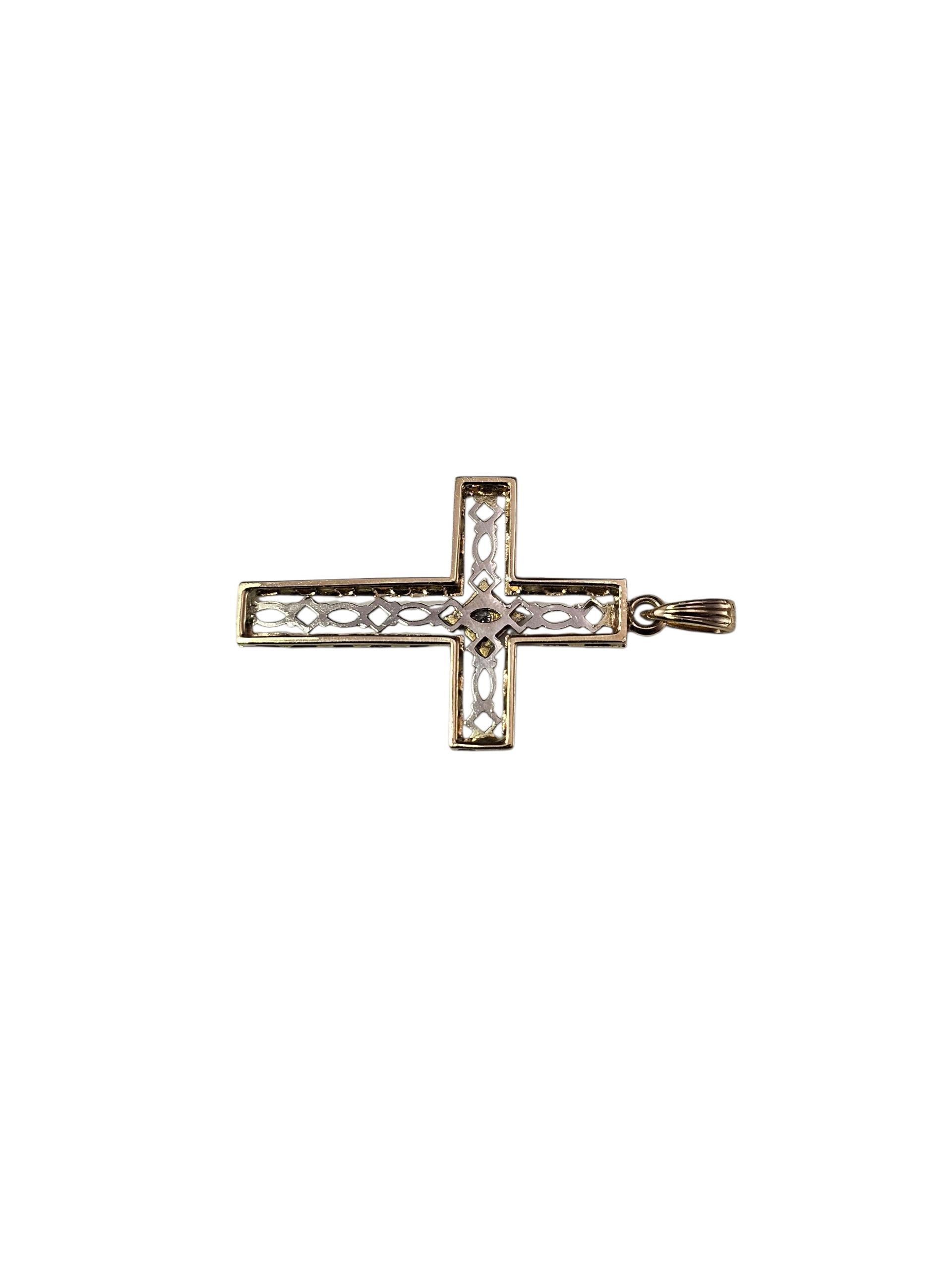 Taglio singolo Ciondolo a croce in oro 14K bicolore e diamanti #23644 in vendita