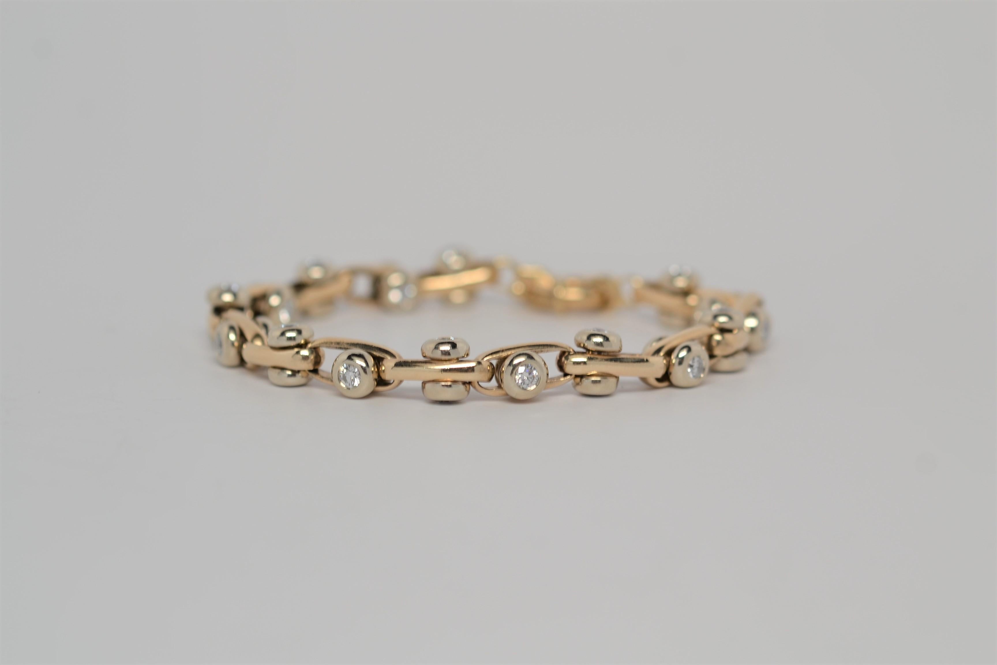 Women's 14k Two Tone Gold Link Bracelet with Round Brilliant Cut Diamonds, 2.83 Carats For Sale