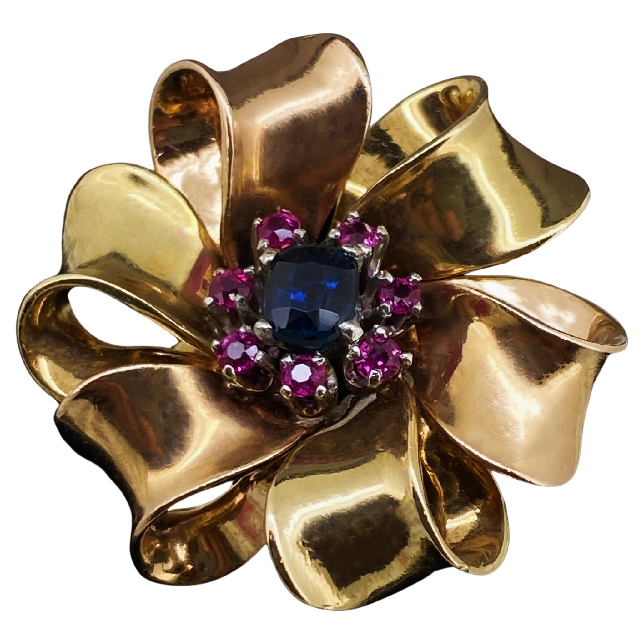 14K Two-Tone Gold & Platinum Blue & Pink Sapphire Flower Retro Ring, WWII, c1942 For Sale