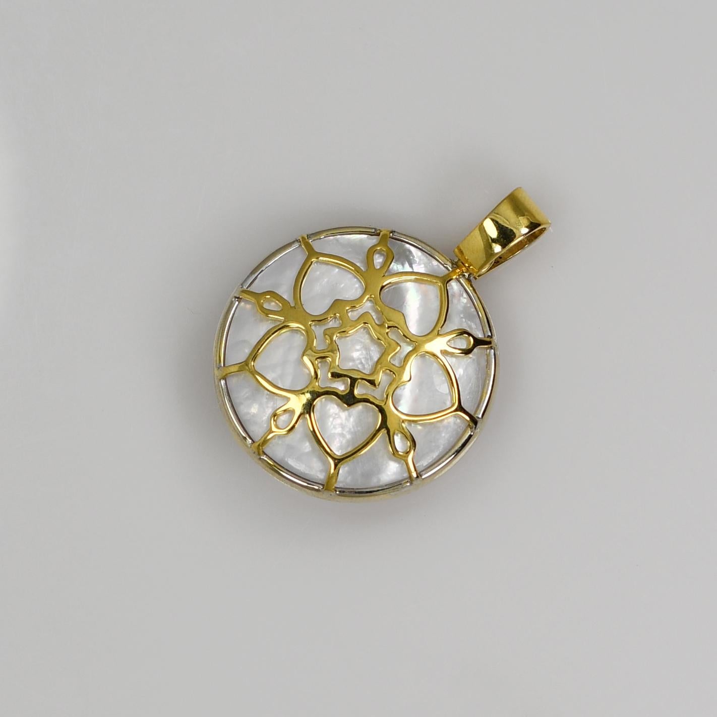 14K Two-Tone Gold (Reversible) Diamond & Mother of Pearl Pendant 6.5g For Sale 1
