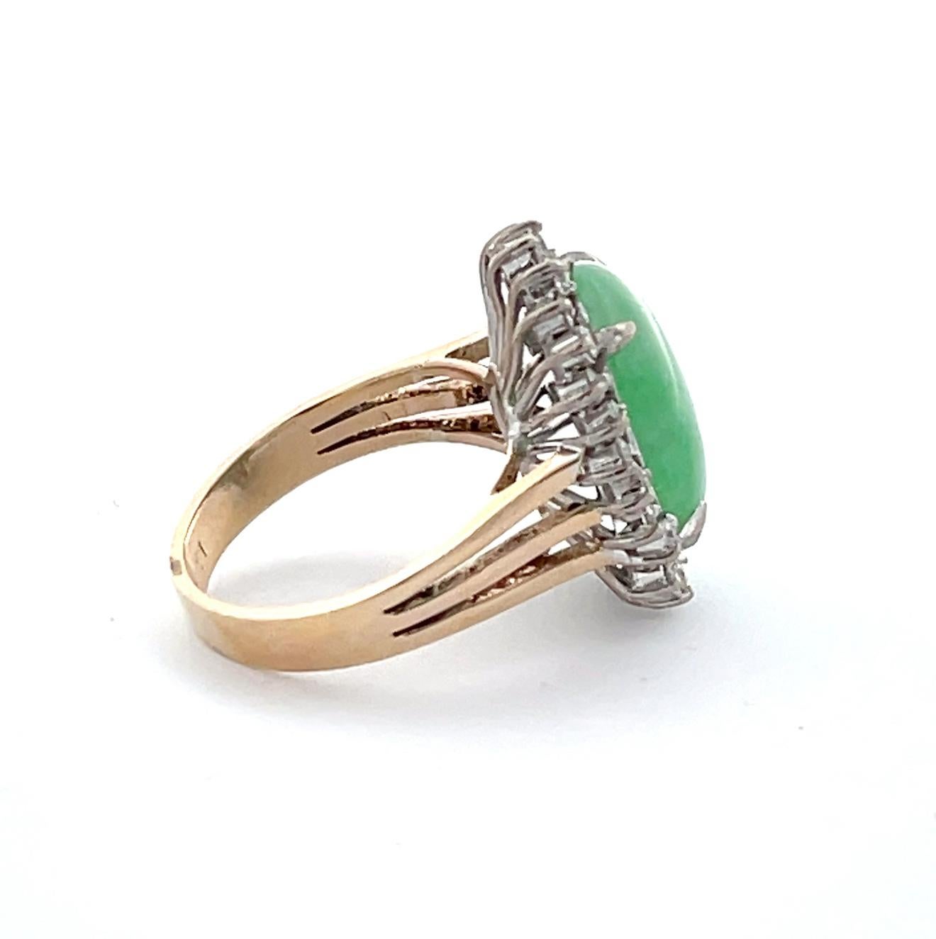 14K Two Tone Jade & Diamond Ring In New Condition For Sale In Los Angeles, CA