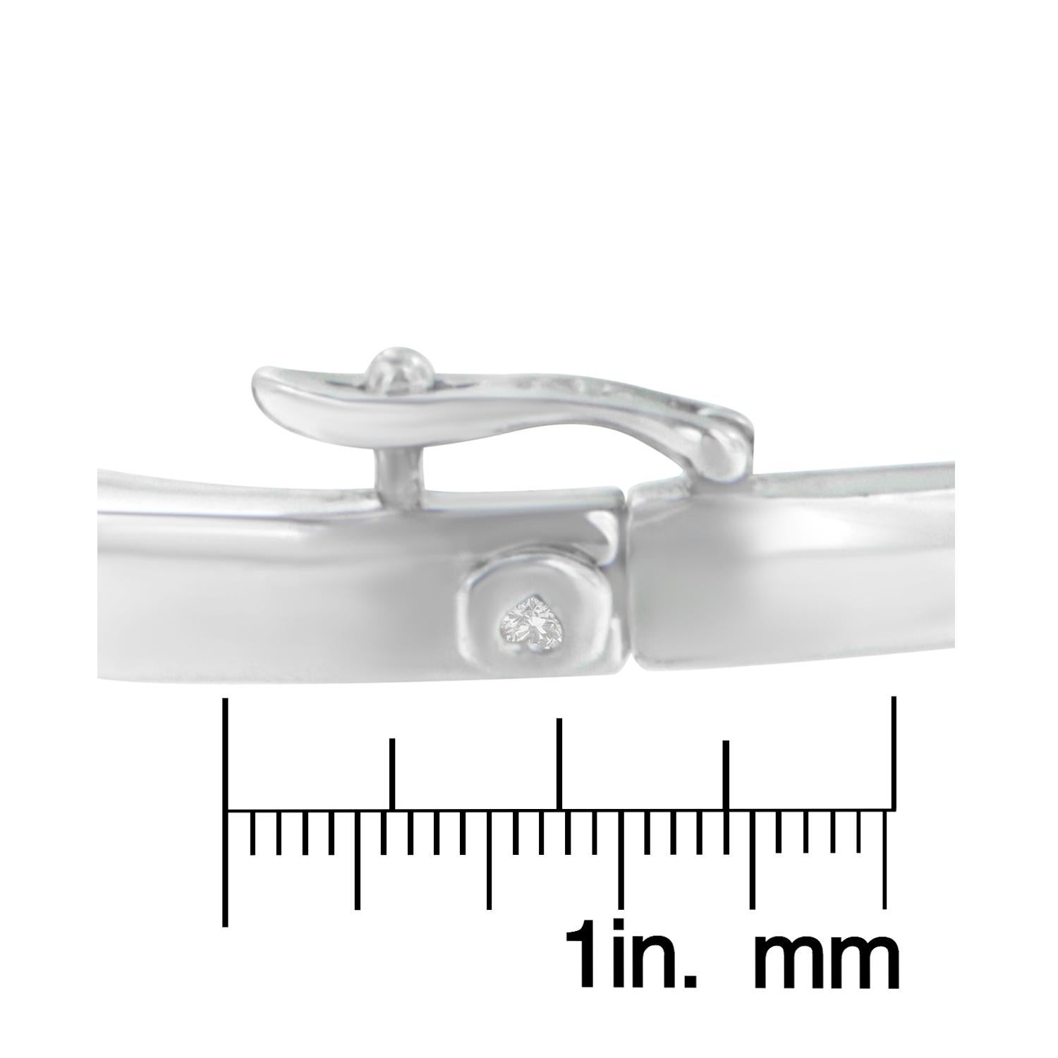 14k Two-Toned Gold 1ct TDW Channel-Set Diamond Fashion Bangle 'H-I, SI1-SI2' In New Condition For Sale In New York, NY