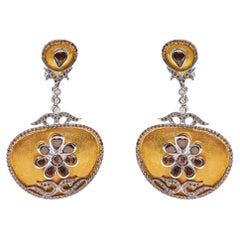 Pendants d'oreilles en or bicolore 14 carats avec médaillon en diamants de 5 1/4 carats, finition mate 
