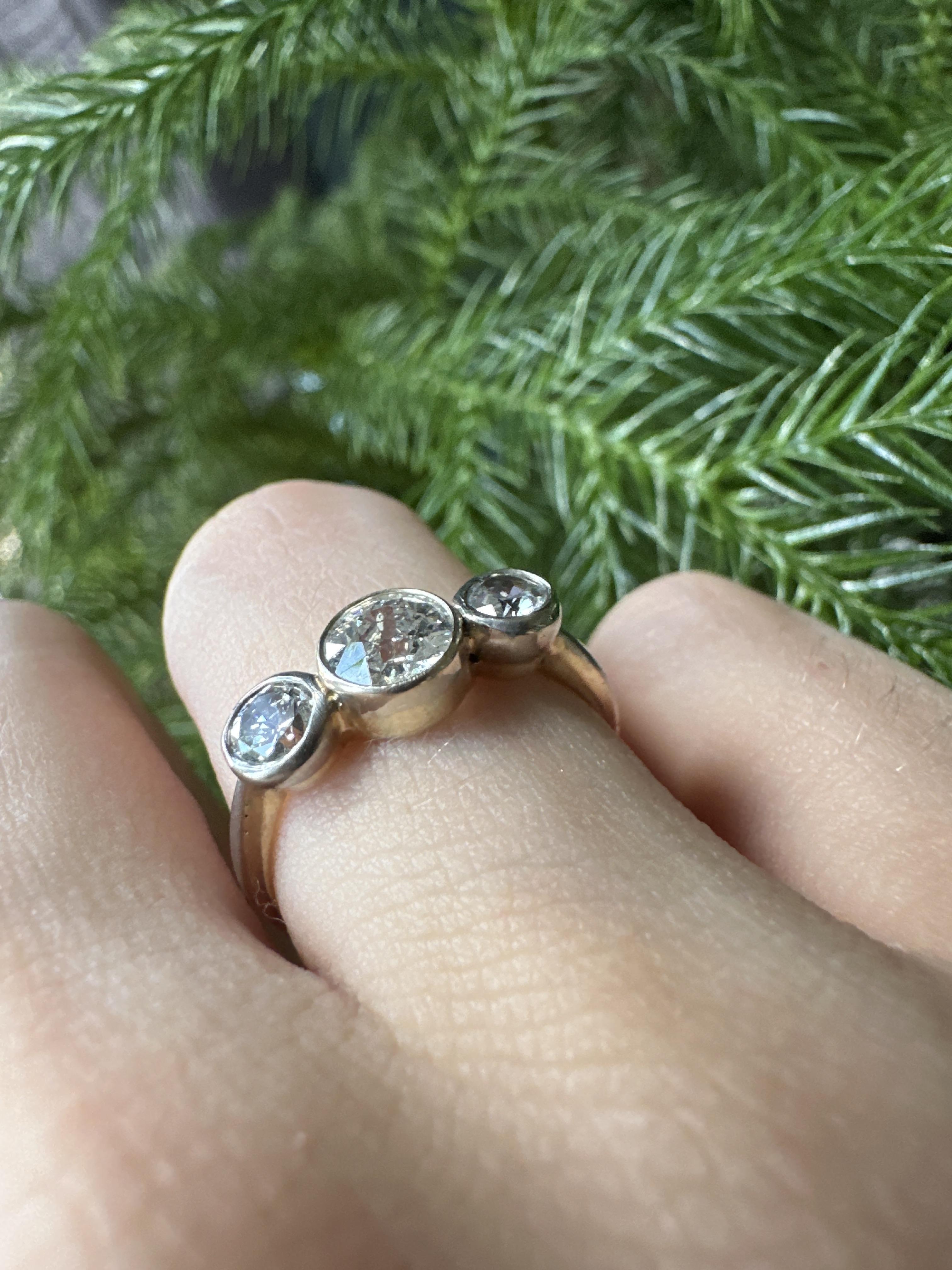 14k viktorianischer Verlobungsring mit drei Steinen und Diamanten (Viktorianisch)