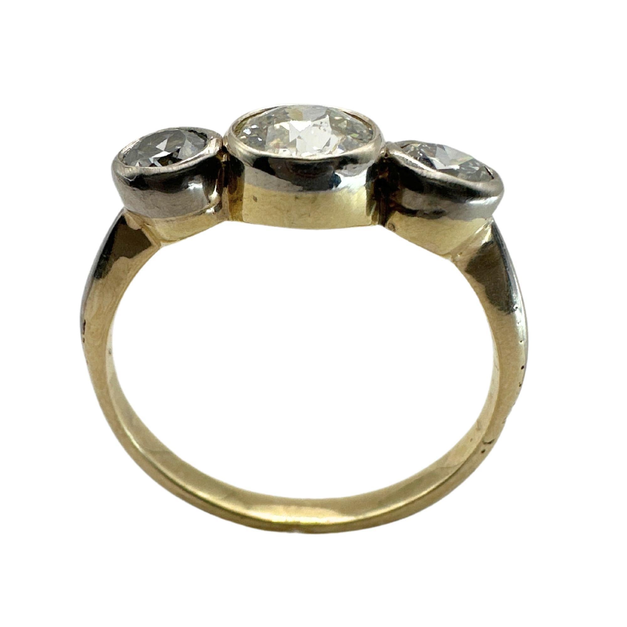 14k viktorianischer Verlobungsring mit drei Steinen und Diamanten im Zustand „Gut“ in New York, NY