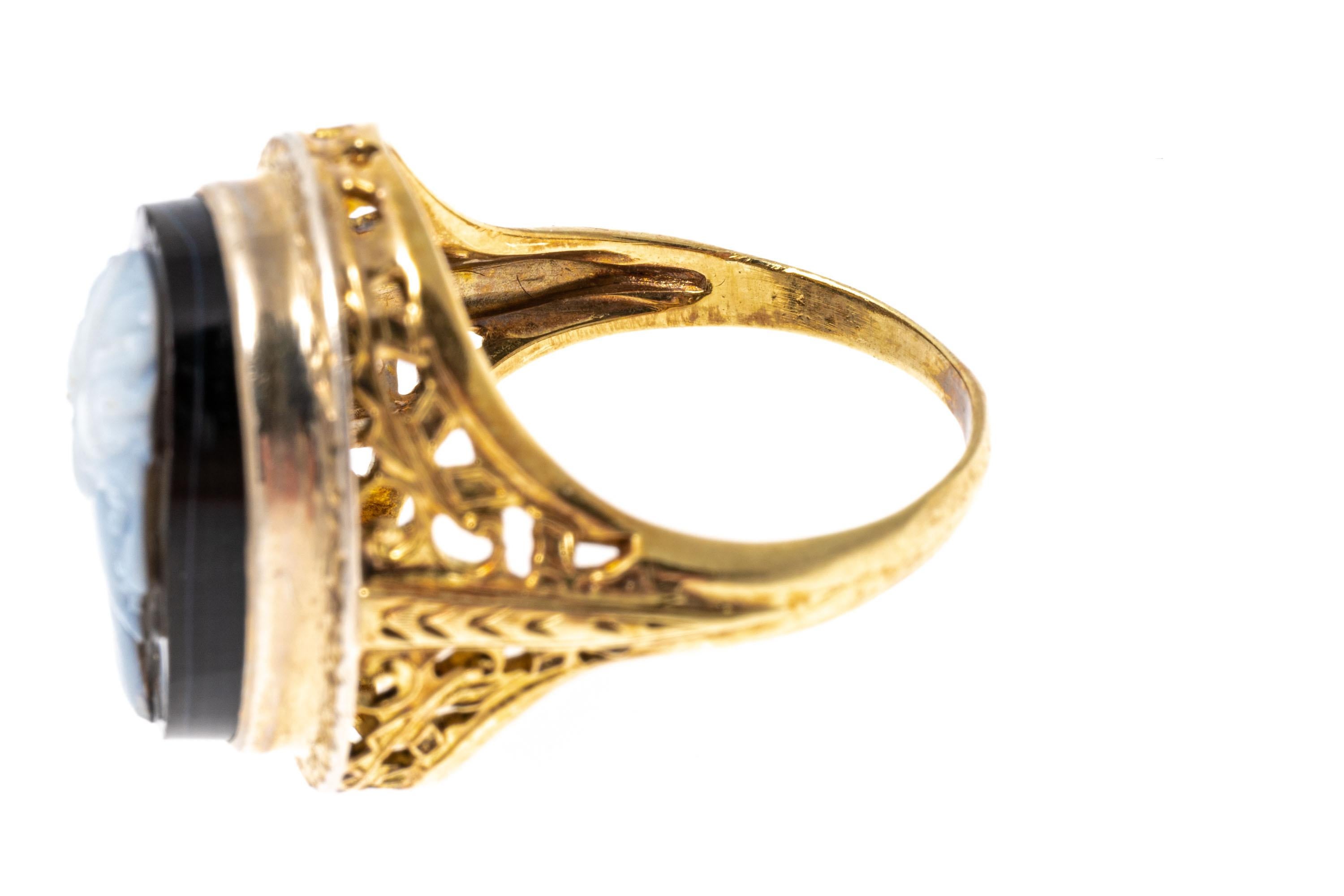 14k Vintage Schwarzer und weißer filigraner Chalcedon-Ring mit Kamee Damen im Angebot