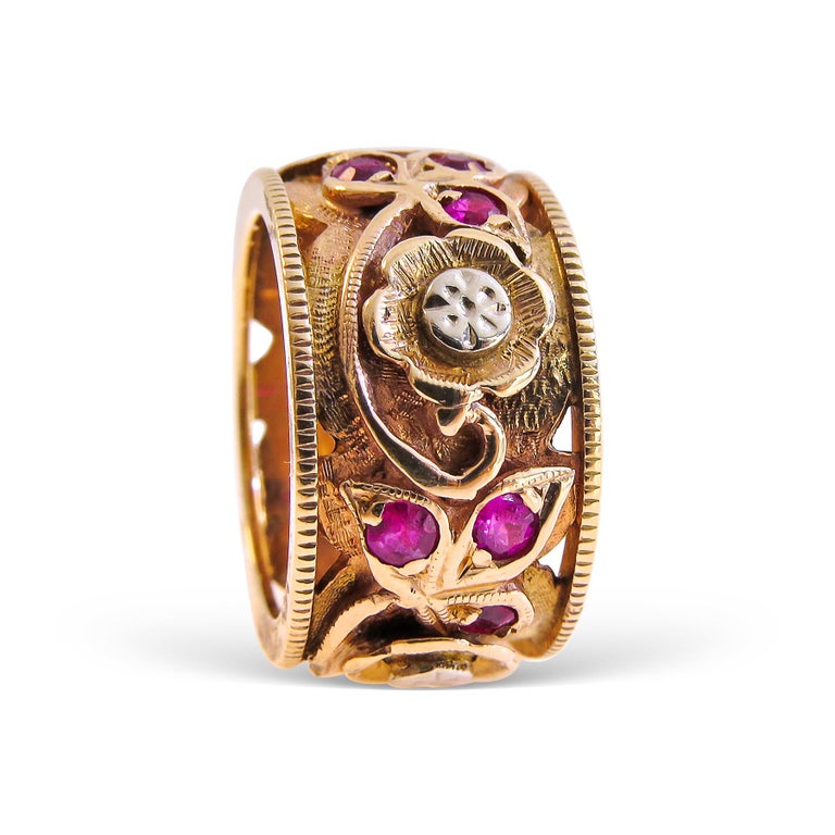 14 Karat Vintage Ruby Ladies Ring For Sale at 1stDibs