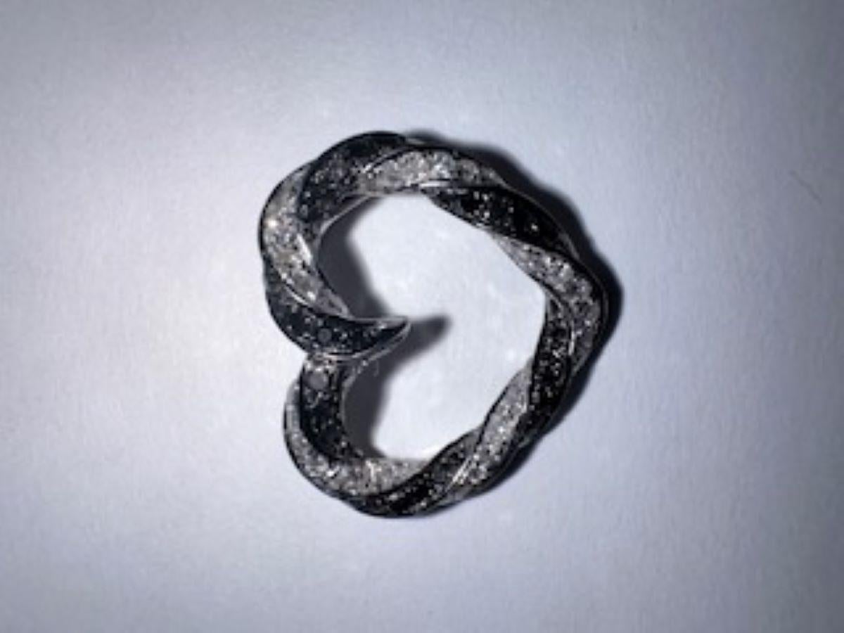Taglio rotondo Ciondolo bianco e nero con diamante Whiting 14K W in vendita