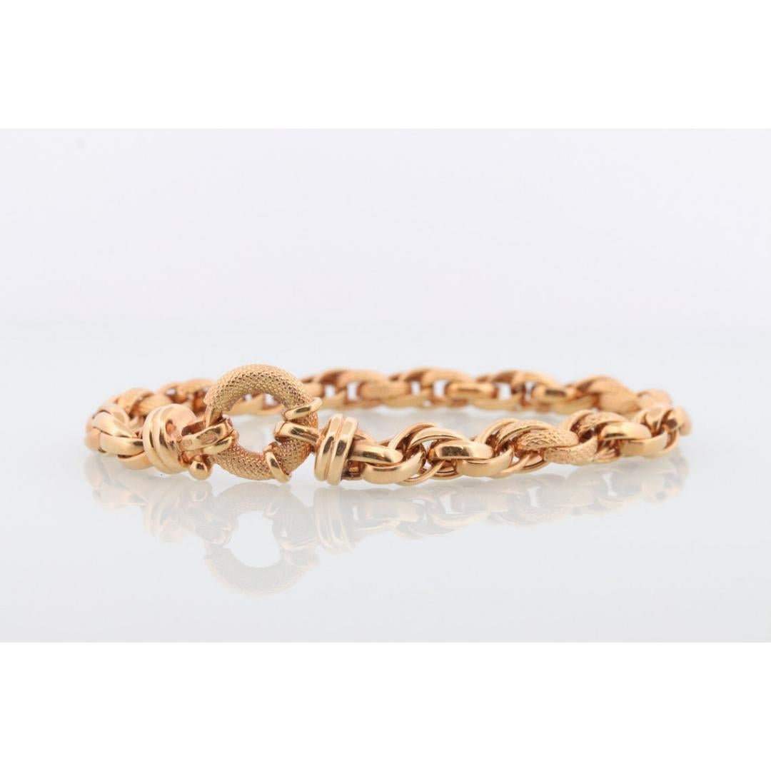 Vintage des années 1980
MATERIAL : Or
Style de chaîne : Byzantine
Style : Milieu du siècle

Largeur du bracelet : 6,5 millimètres ; Longueur du bracelet : 7 pouces

Bracelet élégant en chaîne Rolo Weave Rope. Or jaune 14k massif fabriqué en ITALIE.