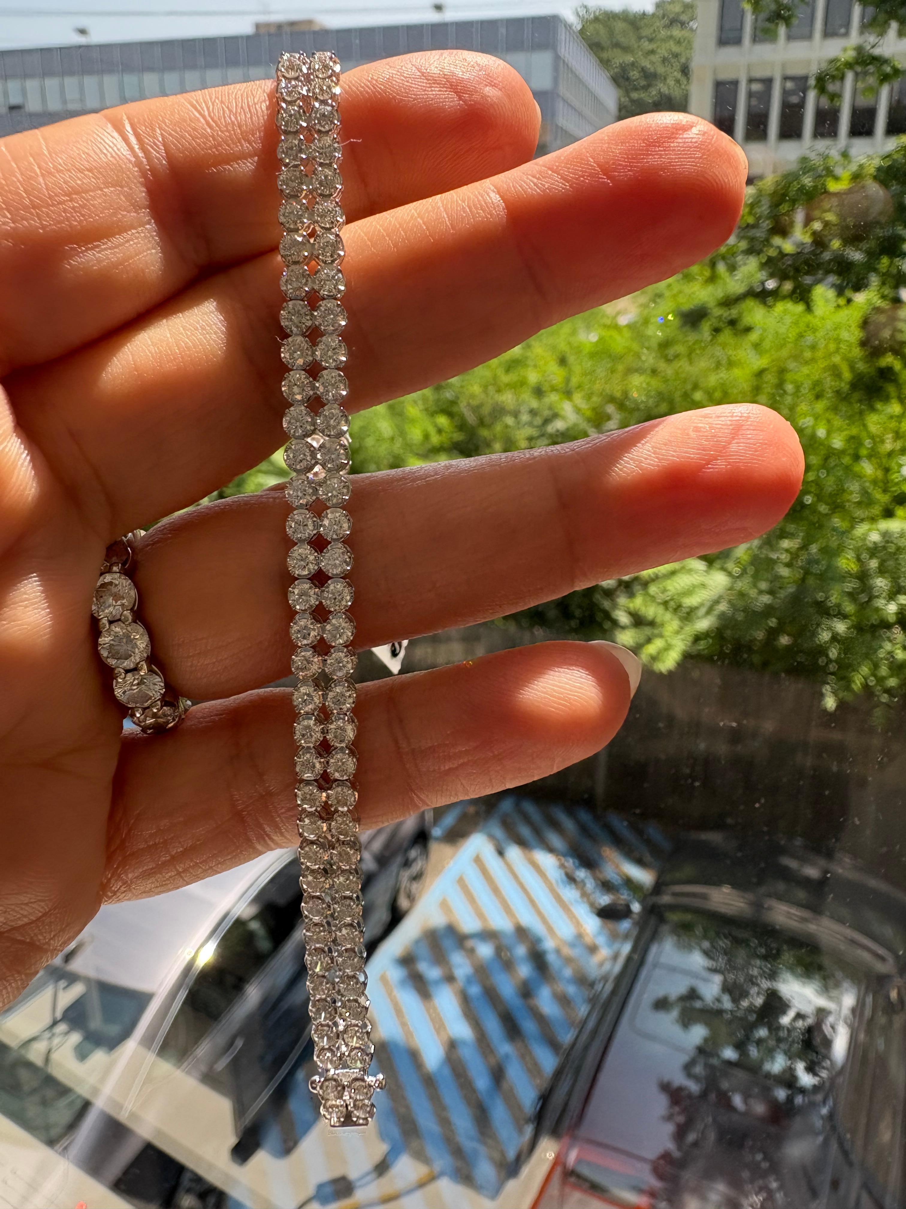 14K WG DIAMANT 2-ROW TENNIS BRACELET 5.75 cttw Neuf - En vente à Great neck, NY