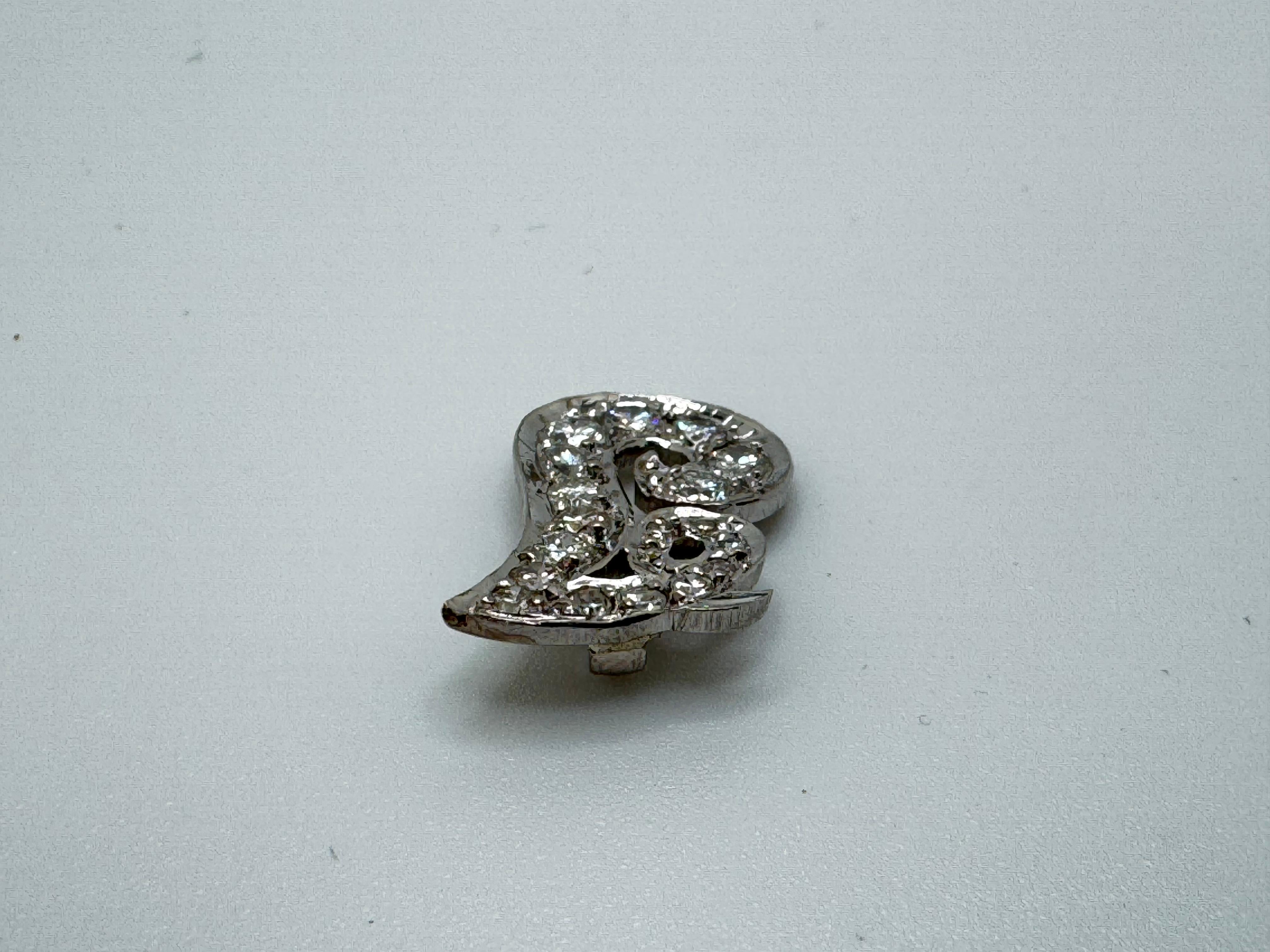Taglio rotondo 14K WG Diamante J Iniziale Script in vendita