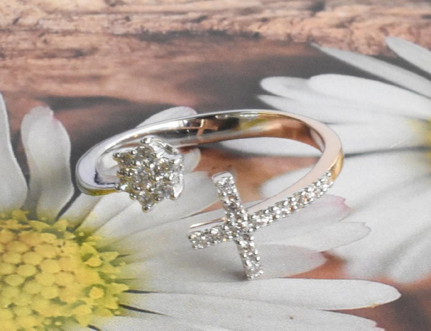 Im Angebot: 14k Gold Diamant-Verlobungsring mit Kreuzring, zweifarbiger Ring () 3