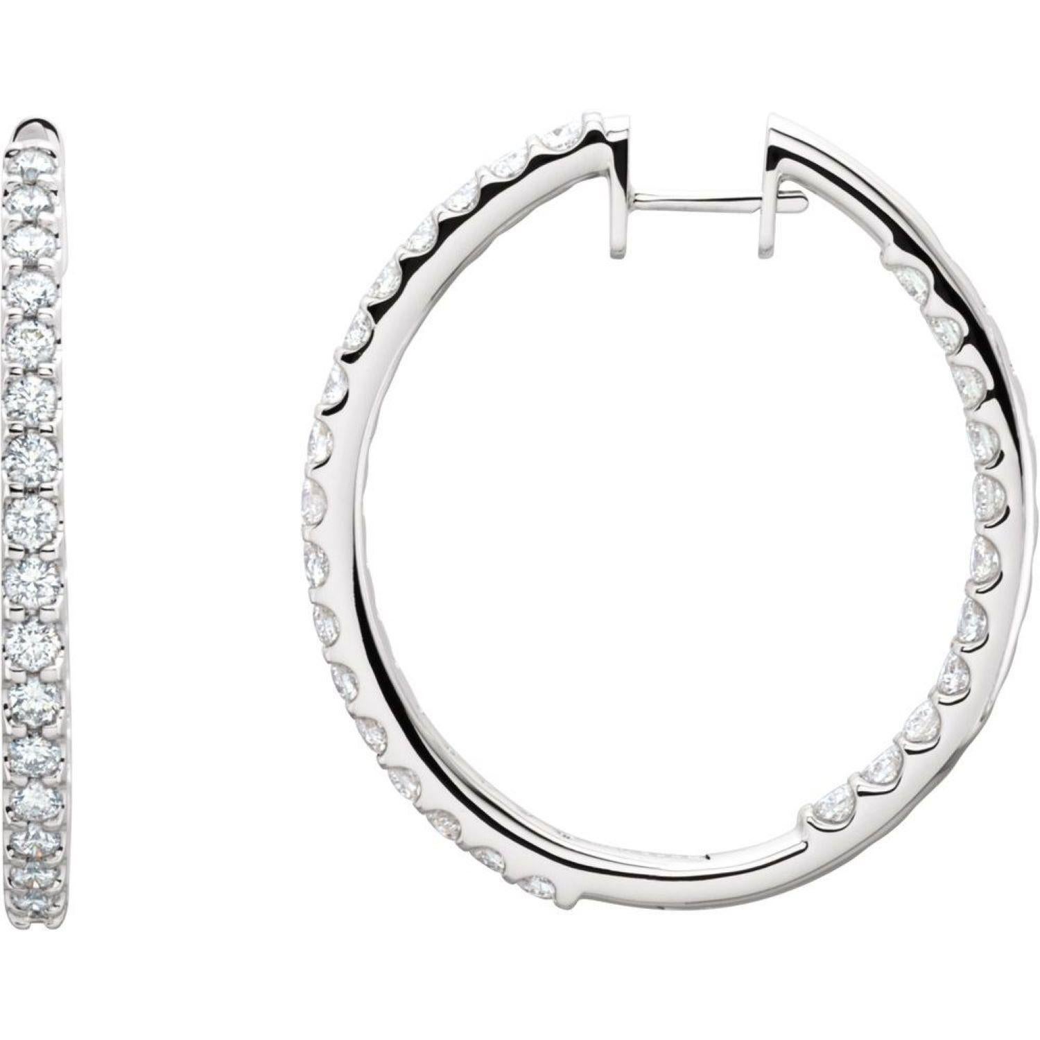 Weight:	7.06 DWT (10.98 grams)
Earring Type:	Hoop
Earring Post Type:	Ear Wire
Earring Back Type Included:	Hinged
Earring Dimensions:	35.3x35.3 mm
Thickness:	2.6 mm
Primary Stone Type:	Natural Diamond
Primary Stone Shape:	Round
Diamond
