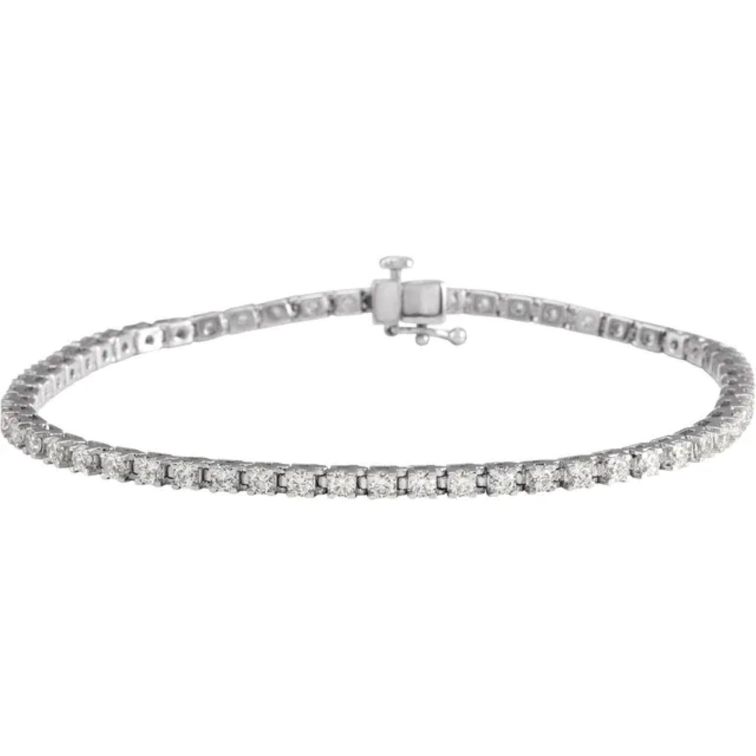 14K White 4 CTW Natural Diamond bracelet In New Condition For Sale In Dublin, IE